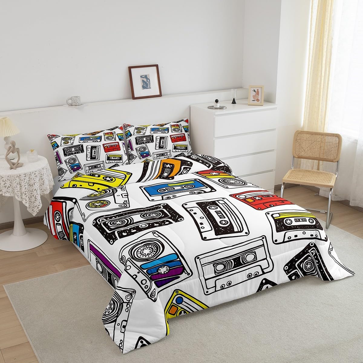 Vintage Old Fashion Comforter Set Queen Retro Audio Cassette Bedding Set, Colorful Music Record Player Duvet Insert Red Black White Cassette Tape Down Comforter, 70s 80s Party Bedding Comforter Sets