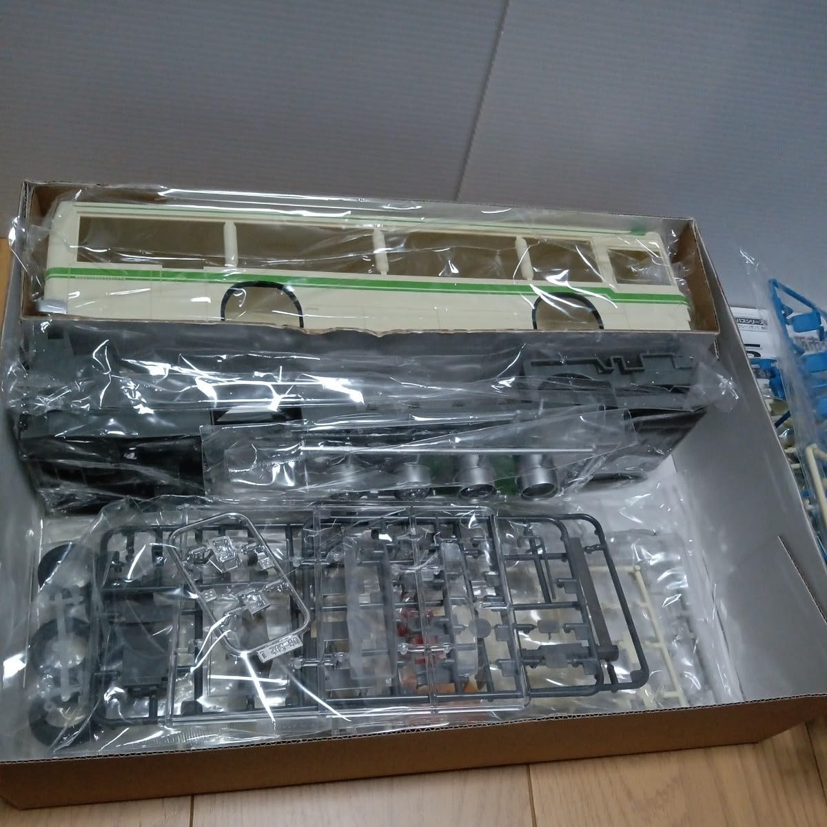 1/32 大阪市交通局バス(日野ブルーリボンⅡ)素人組立品 1/32 大阪市交通局バス(日野ブルーリボンⅡ)素人組立品