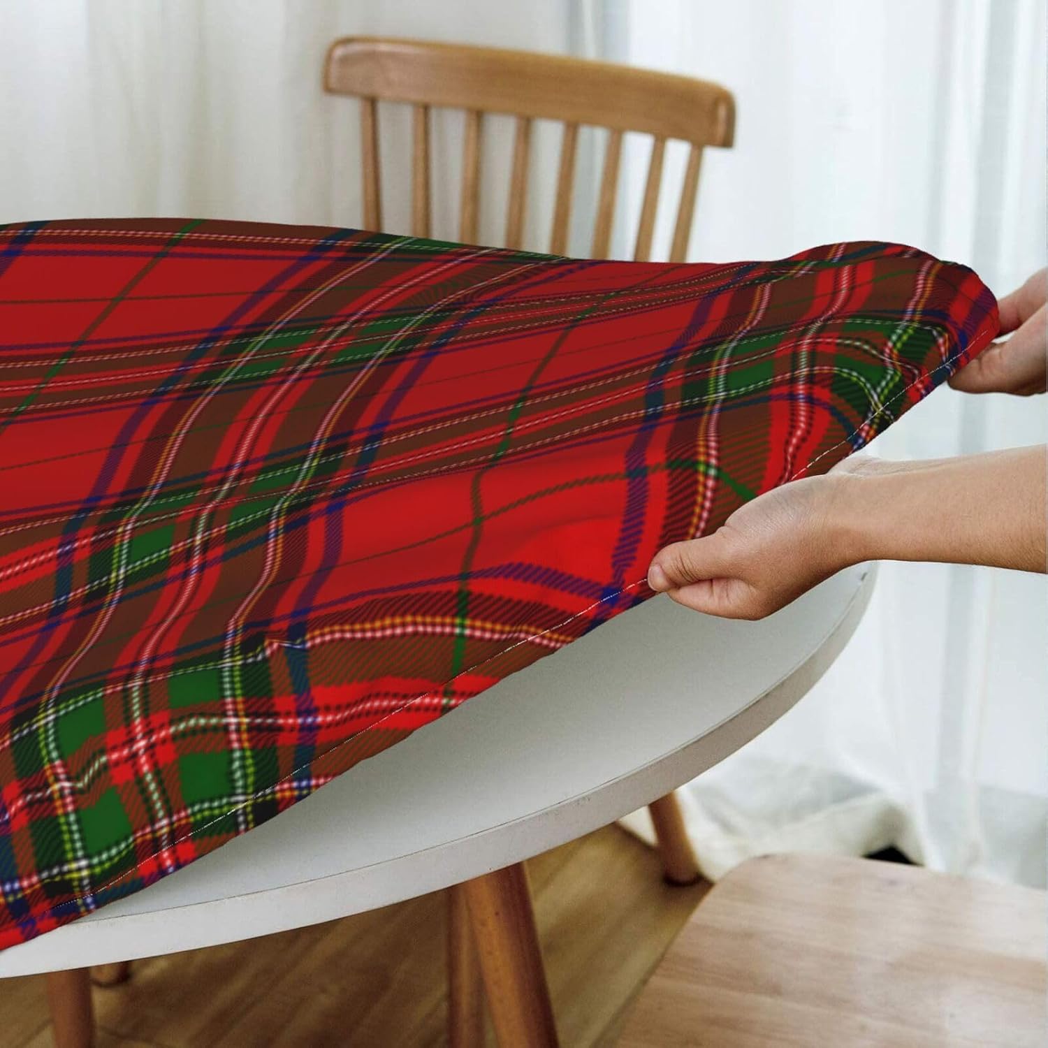 GTEVUTS Christmas Tablecloth Round Fitted Winter Decor - Christmas Tartan Plaid Table Cover Elastic Edged Round Reusable Wipeable Table Cloth for New Year Kitchen Patio Party, Fit 40-44 inch