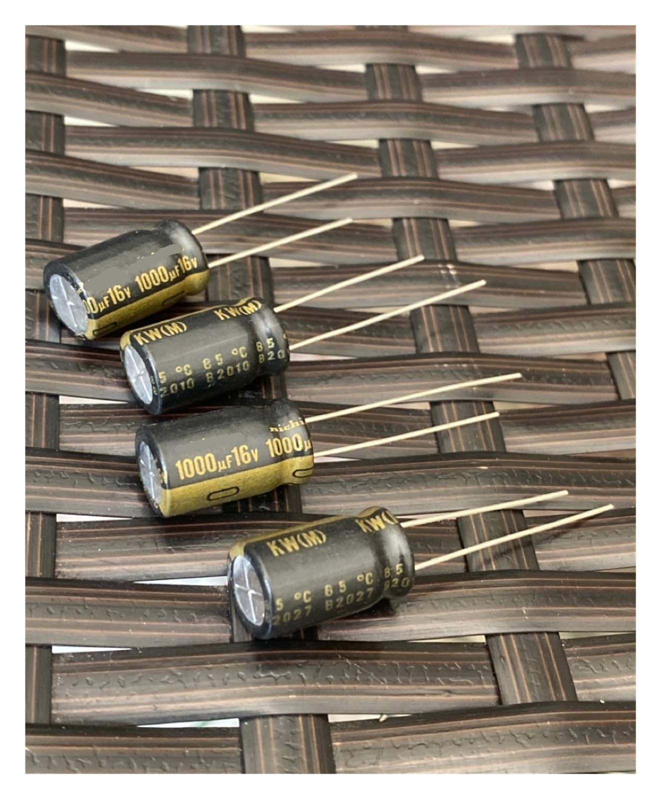 LEOTNNDQ 1pcs K W Series 16V1000UF 1000UF/16V Audio Electrolytic Capacitors