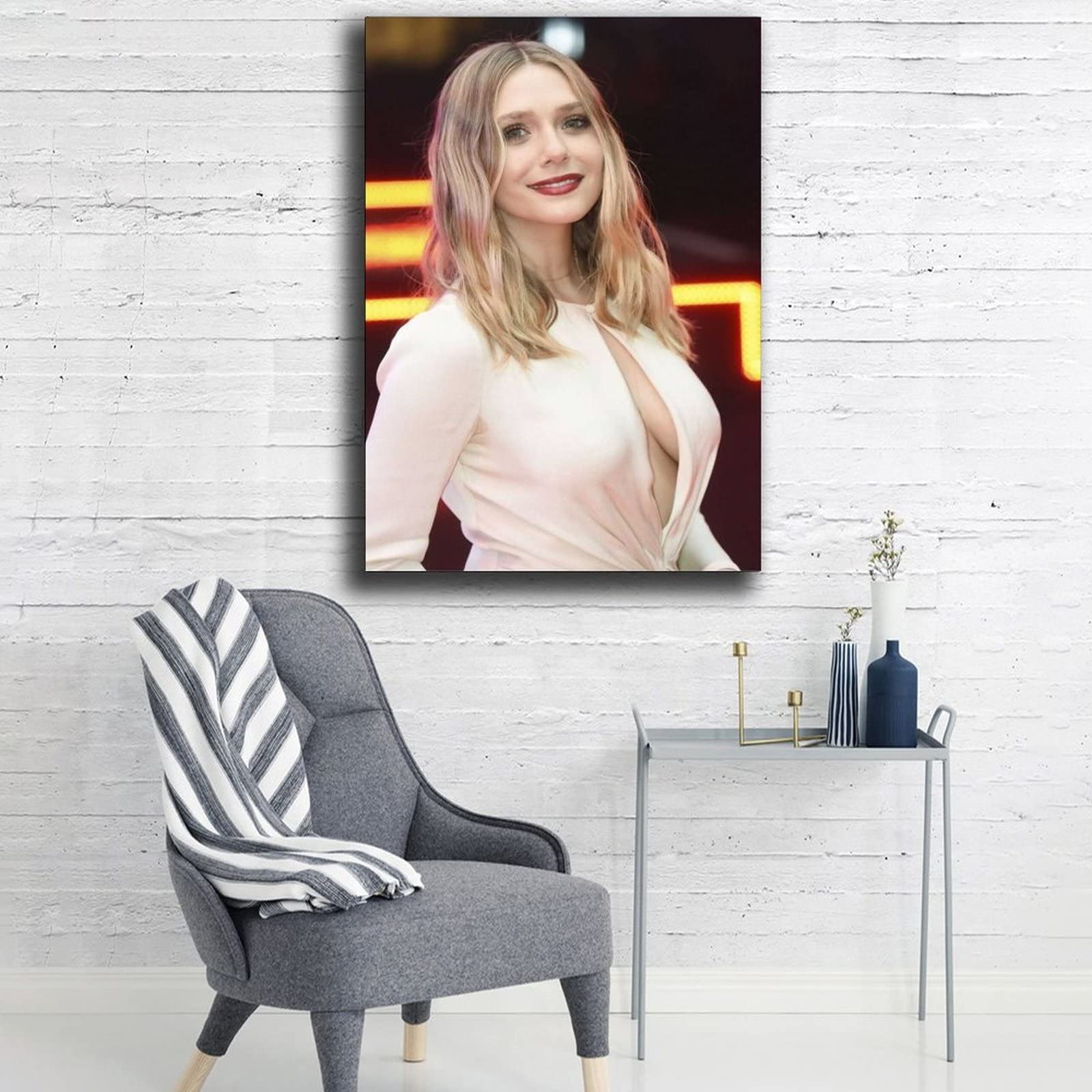 Amazon.co.jp: エリザベス・オルセン セクシー ネックライン セレブ