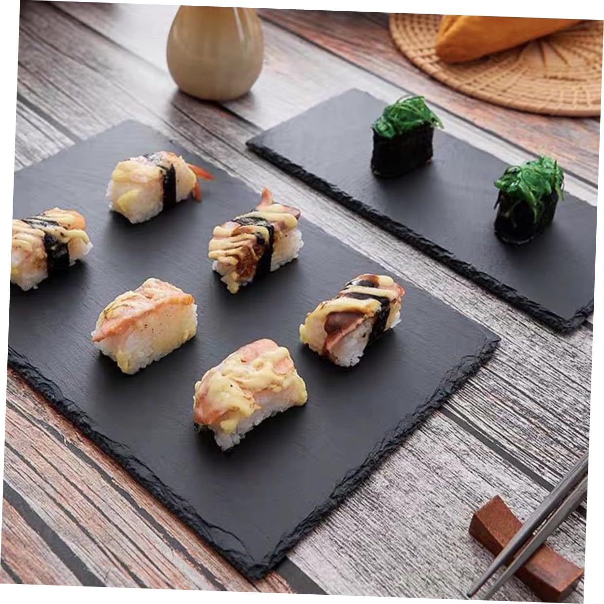 Assiette de Sushis Rectangulaire 4 Pièces en Ardoise Noire Élégante