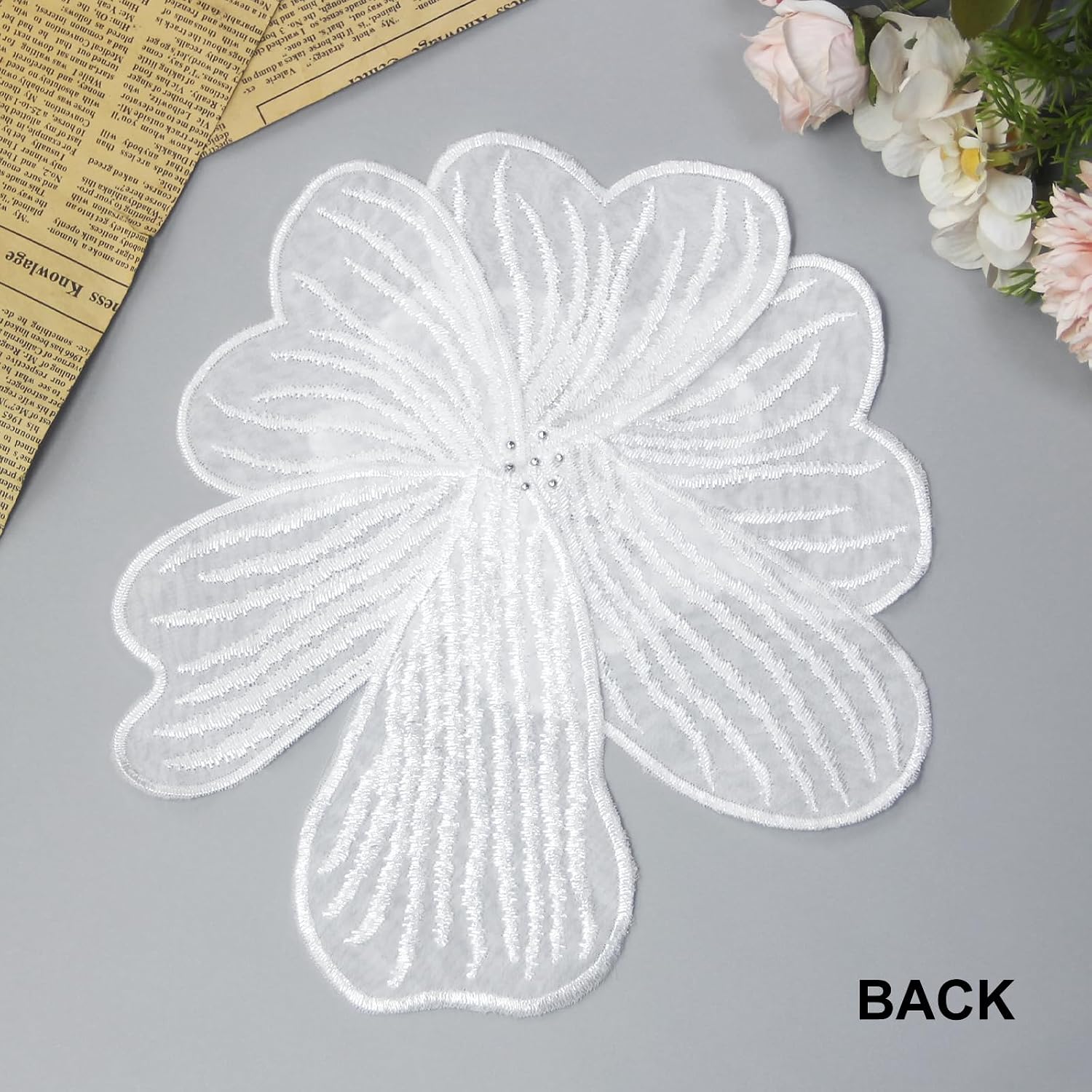 White 3d Flower Embroidery Lace Applique Pearl,Chiffon Fabric Embroidered Beads Lace Floral Appliques,Corsage Patches are Suitable for Casual Wear as well as Formal Gowns,Hats,Headwear,Dresses,Sewing.