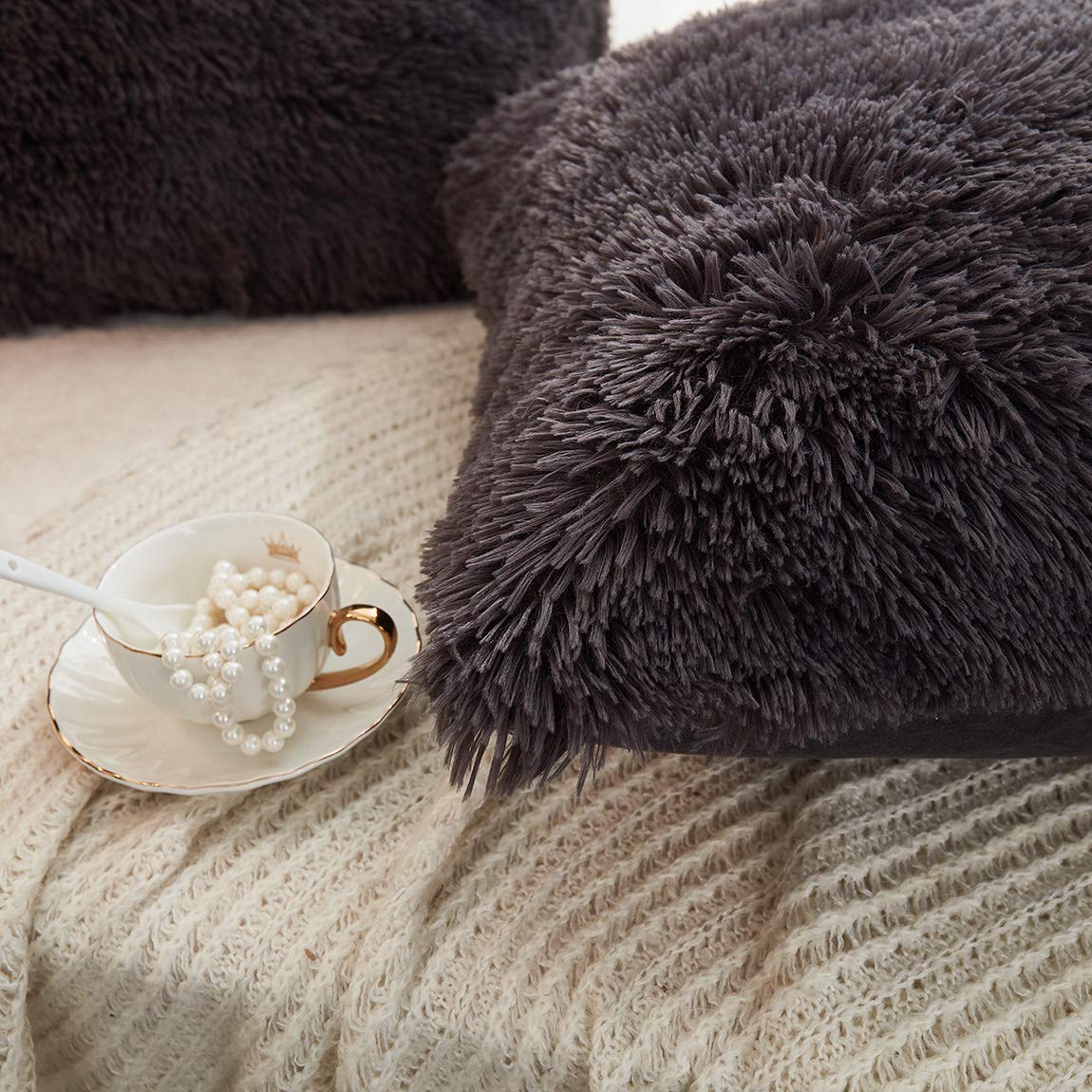 Jauxio - Set di 2 federe decorative in finta pelliccia, morbide, in velluto, con chiusura a cerniera Shabby Chic 20"X36" grigio scuro
