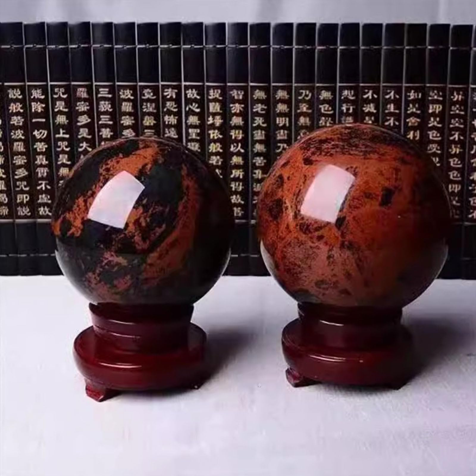 Rote Schwarze Obsidian heilende Quarz-Kugel Natürliche Edelstein Skulptur Figur mit Stand für Reiki, Home Decor, Kristalle und heilende Steine,80mm