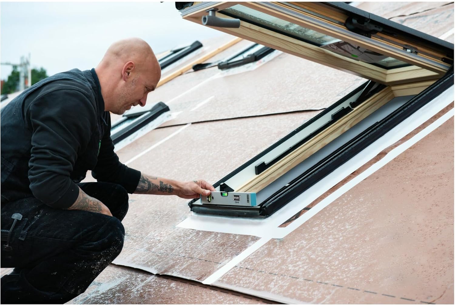 HAZET Spirit Level 2154-40 Anodised Spirit Level, 40 cm Length with Bore and High Measuring Accuracy, Shatterproof Acrylic Glass Block Levels, 30 Year Leakage Guarantee