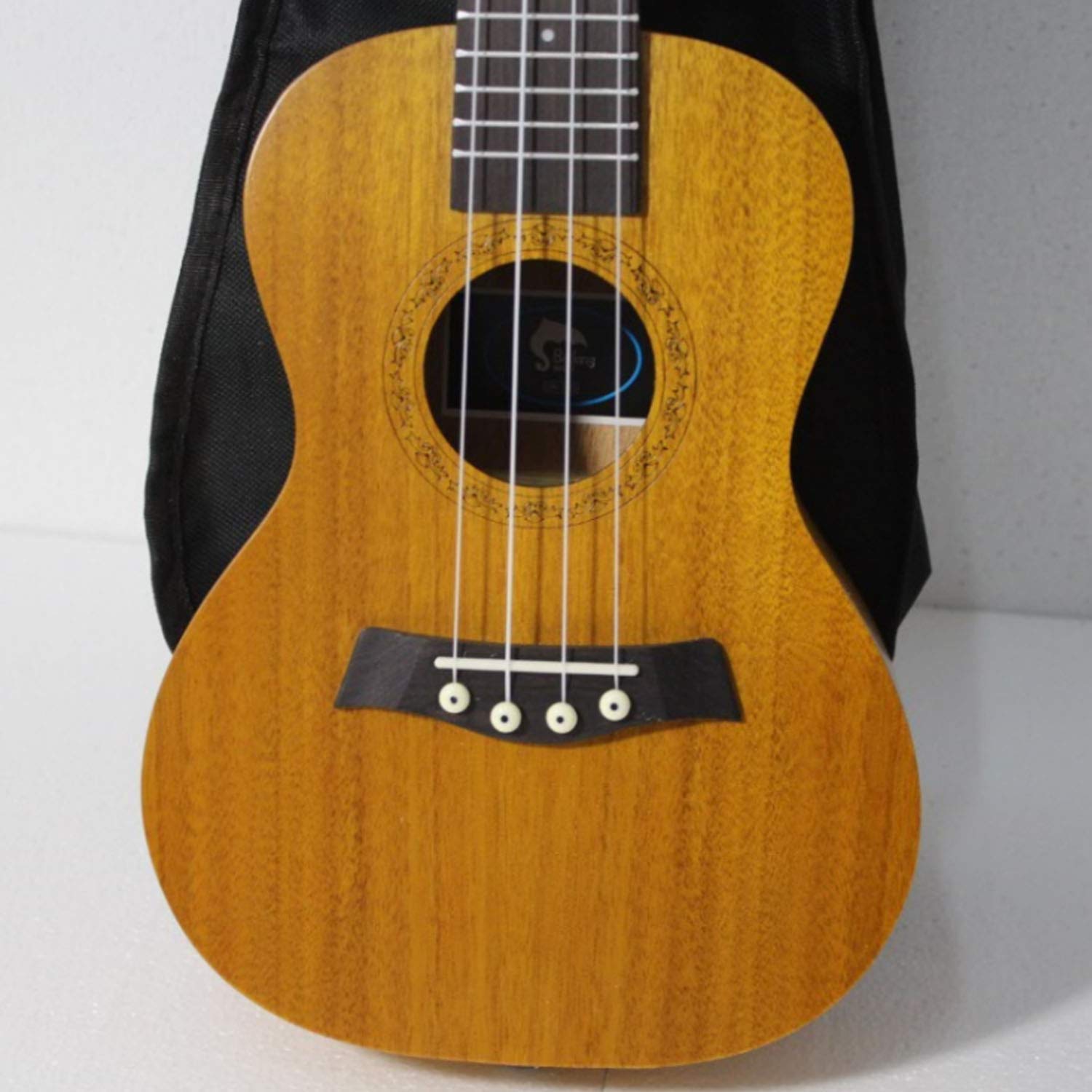 Ukulele soprano con parte superiore in mogano, 53,3 cm, con accessori per ukulele con custodia, tracolla, corda in nylon, accordatore elettrico, plettri