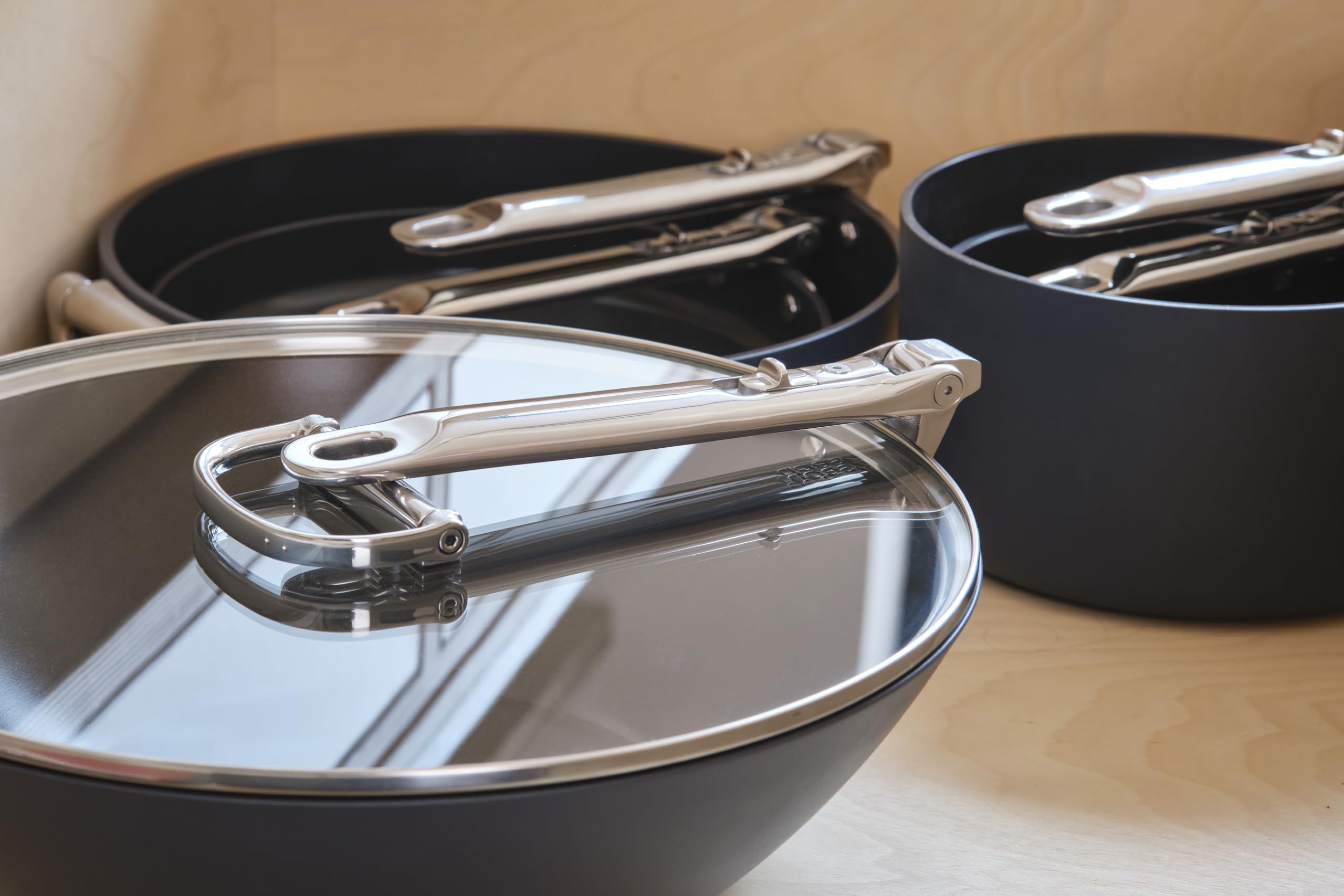 Joseph Joseph Space Wok 32cm con Tapa, Mango Plegable, Ahorro de Espacio, Inducción y Horno, Revestimiento Cerámico