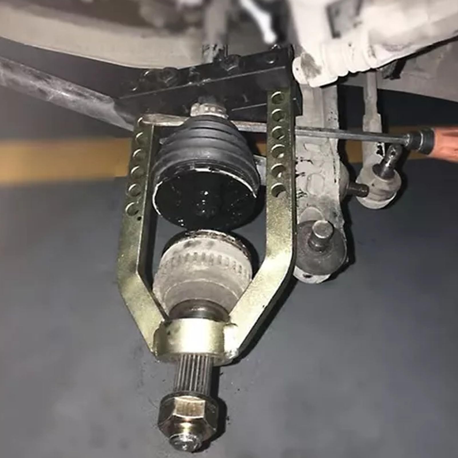 CV Axle Removal Tool, CV Joint Assembly Removal Tool Multiple Holes