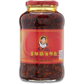Lao Gan Ma Roasted Chilli Paste 710 g - Crispy Chillies in Oil Roasted Chili Flakes with Szechuan Pepper Chili Sauce with Fermented Soybeans Spicy and Spicy Vegan with Kajal Sticker