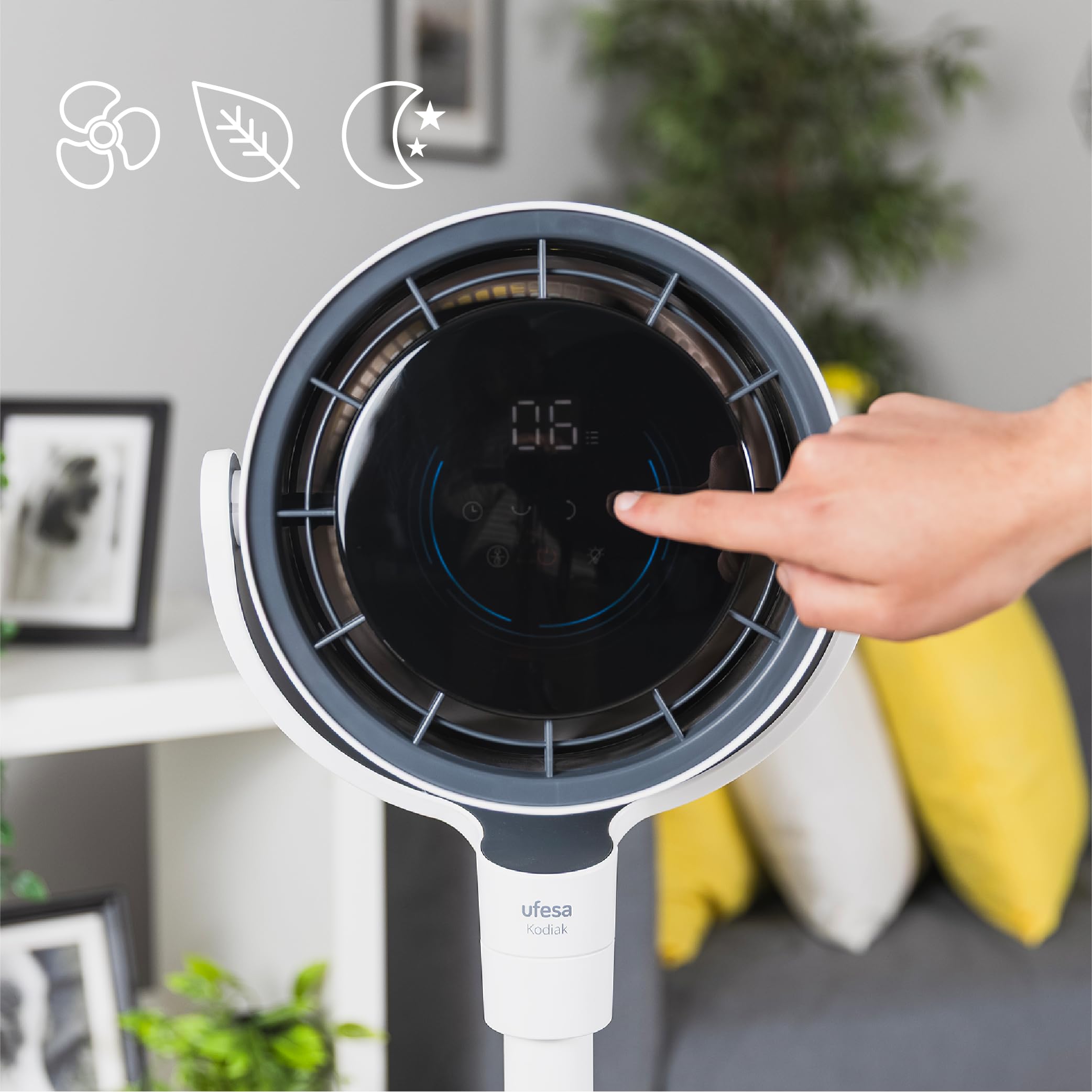 Ufesa Ventilatore Kodiak SilentAirMotion Circolatore d’Aria 3D, Motore Brushless, 24W, Sistema Vortex Motion, 12 Velocità, 3 Modalità, Oscillazione 3D, Schermo Touch LCD, Regolabile, Telecomando