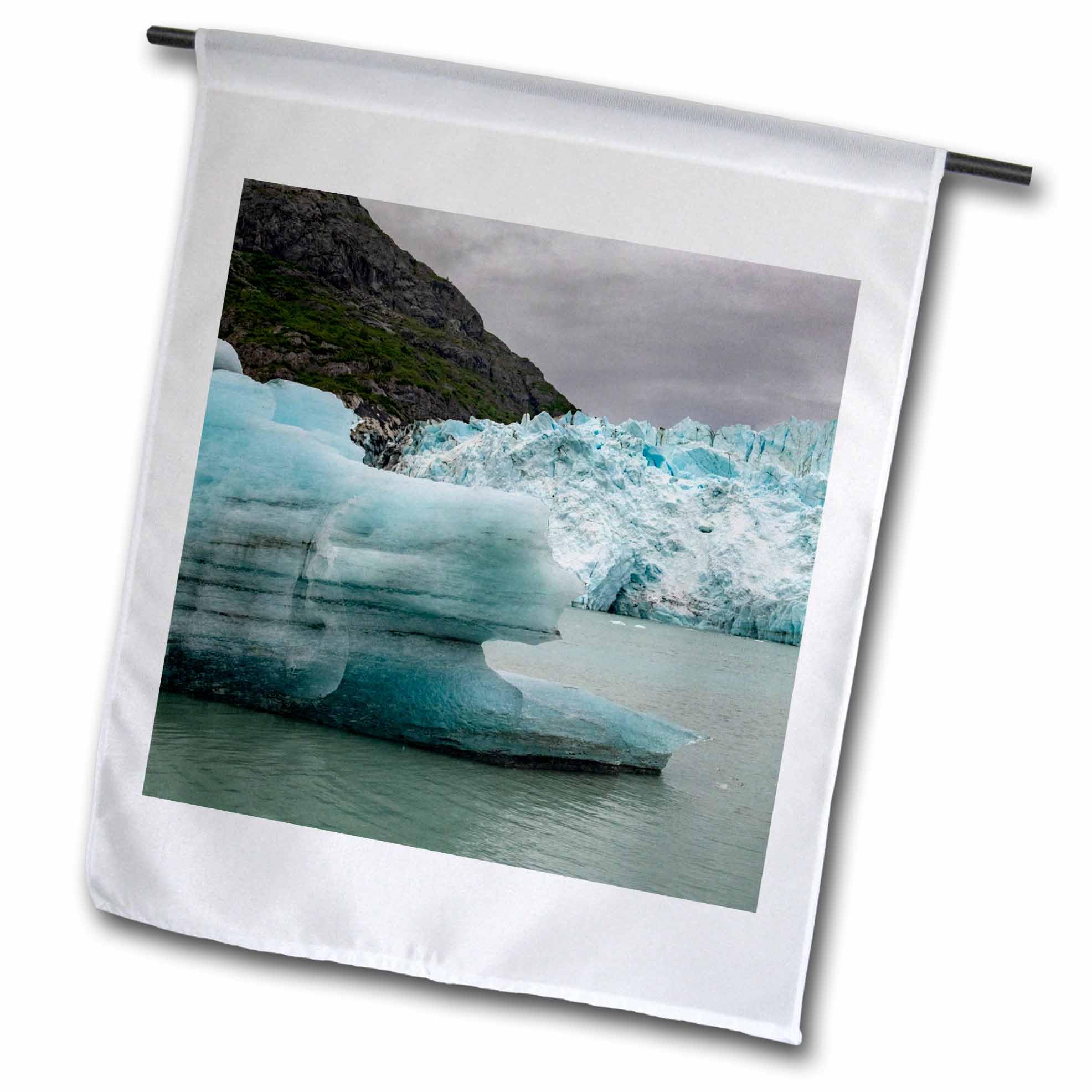 3dRose Icebergs from Margerie Glacier slowly melt into Glacier Bay. - Flags (fl-380622-1)