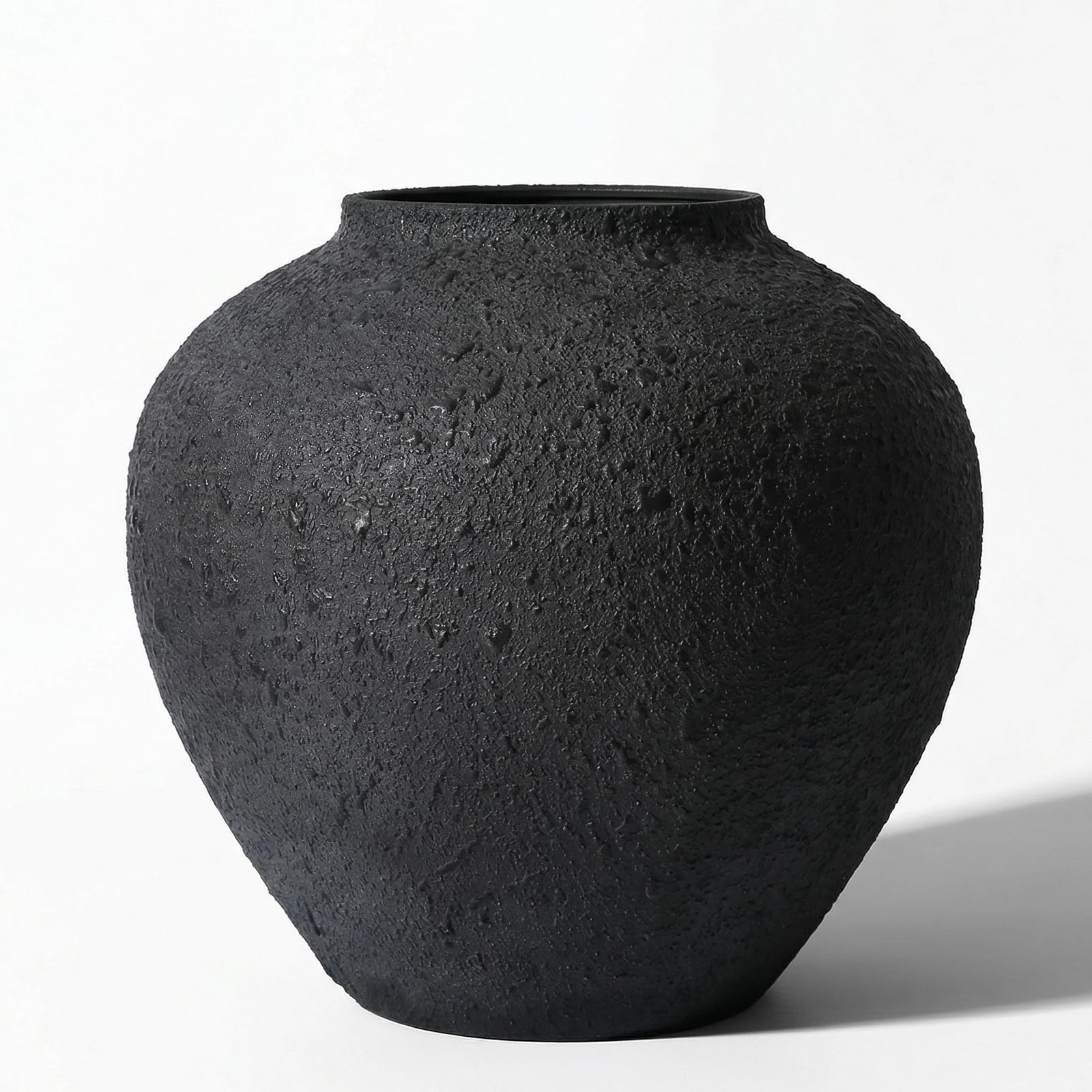 Jarrón redondo grande negro de 11 pulgadas para flores, metal rústico | Jarrón grande de hierro mate para centro de mesa moderno de granja, decoración de sala de estar, hogar