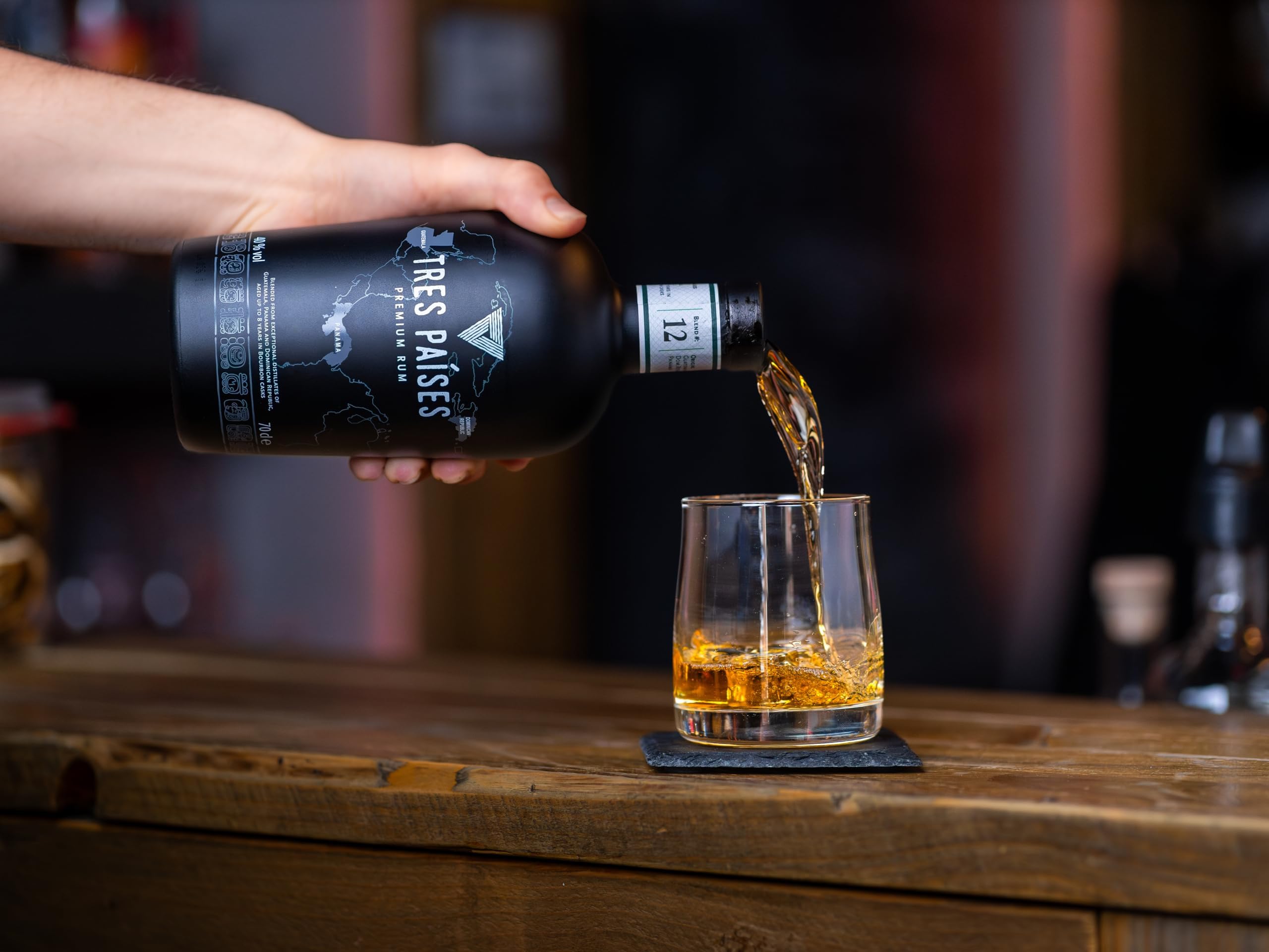 TRES PAÍSES | Premium Rum | Einmaliger Geschmack der Karibik | Guatemala, Panama & Dominikanische Republik | Aromen von Vanille, Schokolade & Frucht | Lagerung in Ex-Bourbon-Fässern | 40% Vol. | 0,7L