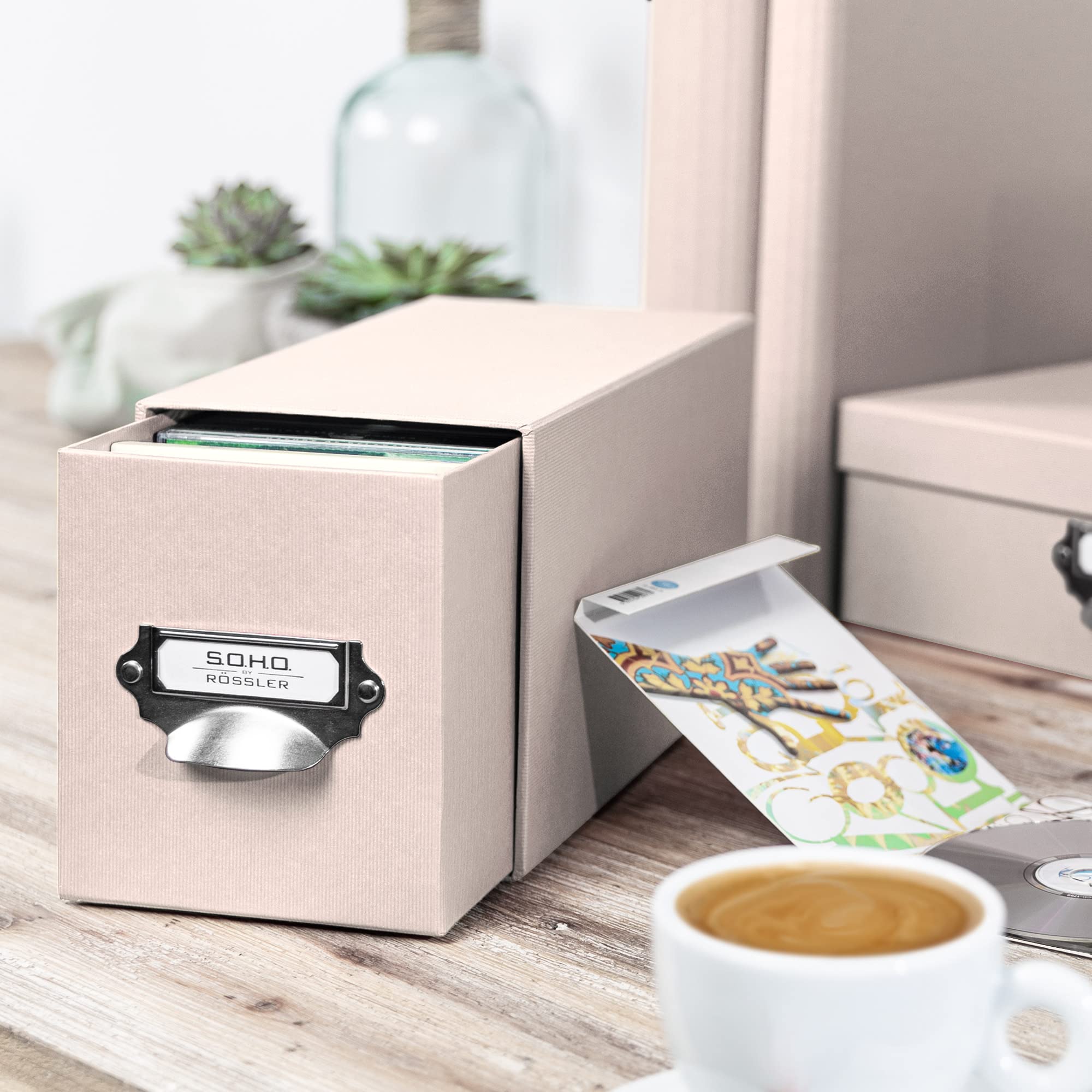 Rössler SOHO CD-Schubladenbox | Schubladen-Aufbewahrungsbox | Organizer mit Schublade | Storage Box | Aufbewahrung & Organisation | (BxHxT): 143 x 158 x 261 mm | 1 Stück | Farbe: Rosa | Powder | Organizer mit Schublade für CDs, Zubehör, Bürobedarf und kle