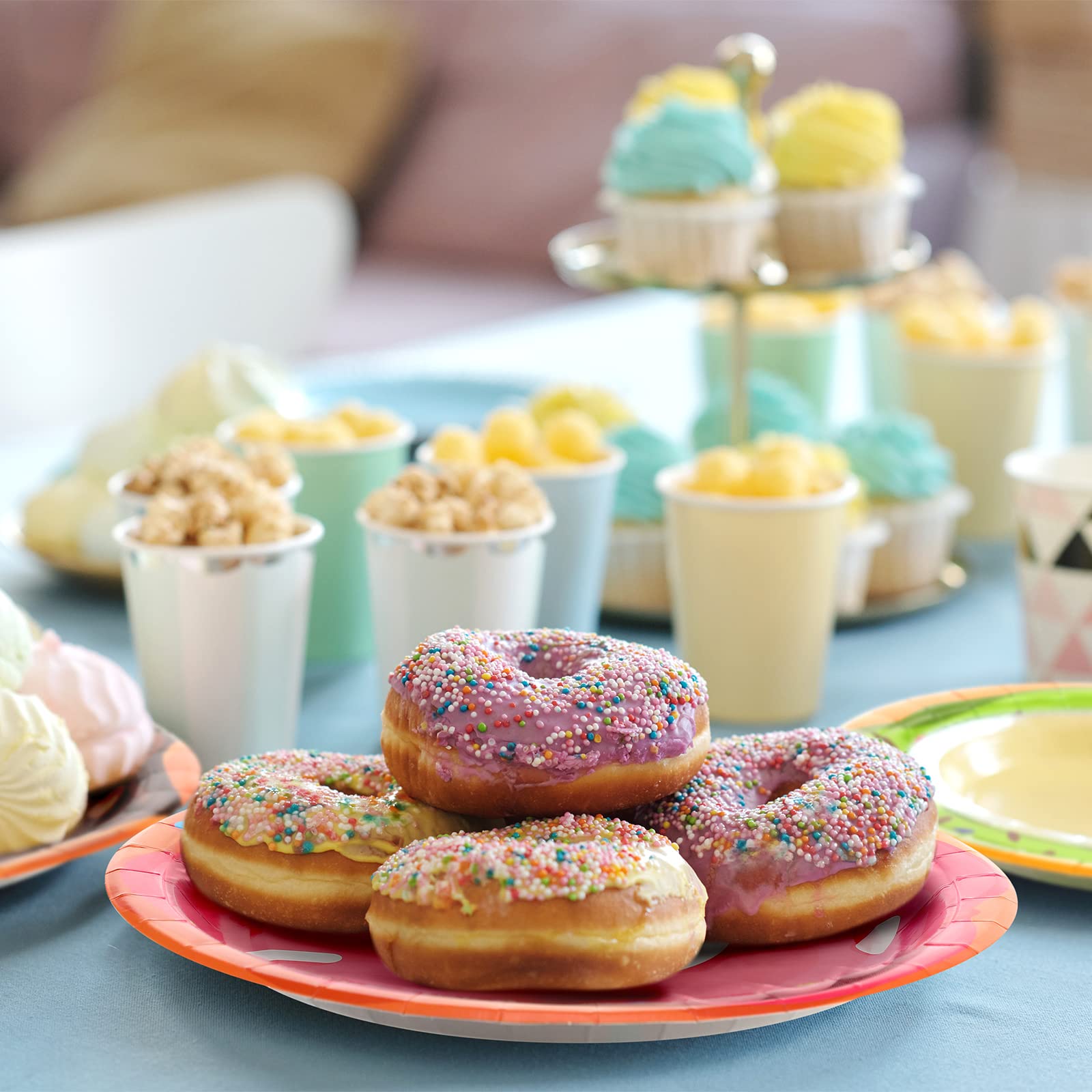 Huwena Donut-Pappteller, 17,8 cm, Einweg-Donut-Partyteller, bunt, niedliche Donut-Serviertabletts, Donut-Snack-Platte für Donut-Thema, Geburtstag, verschiedene Donut-Designs, Partyzubehör