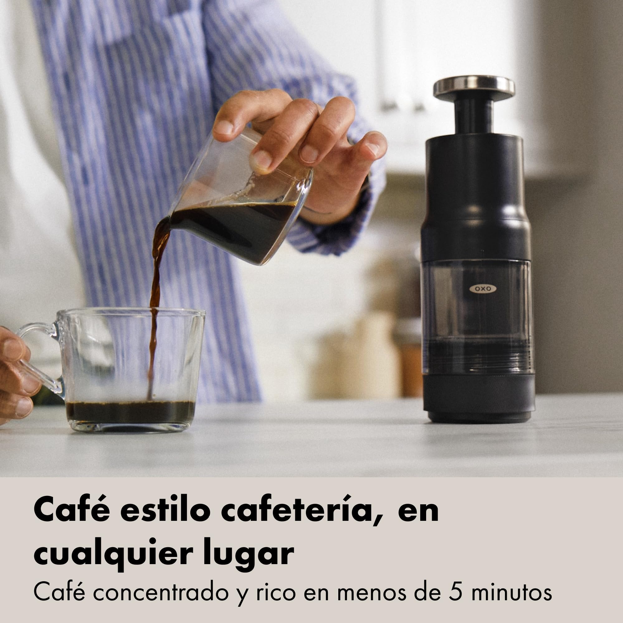 OXO Brew Rapid Brewer, Cafetera Manual Portátil | Café caliente en 2 min, cold brew en 5 min, filtro integrado, sin cápsulas ni papel, compacta para viajar