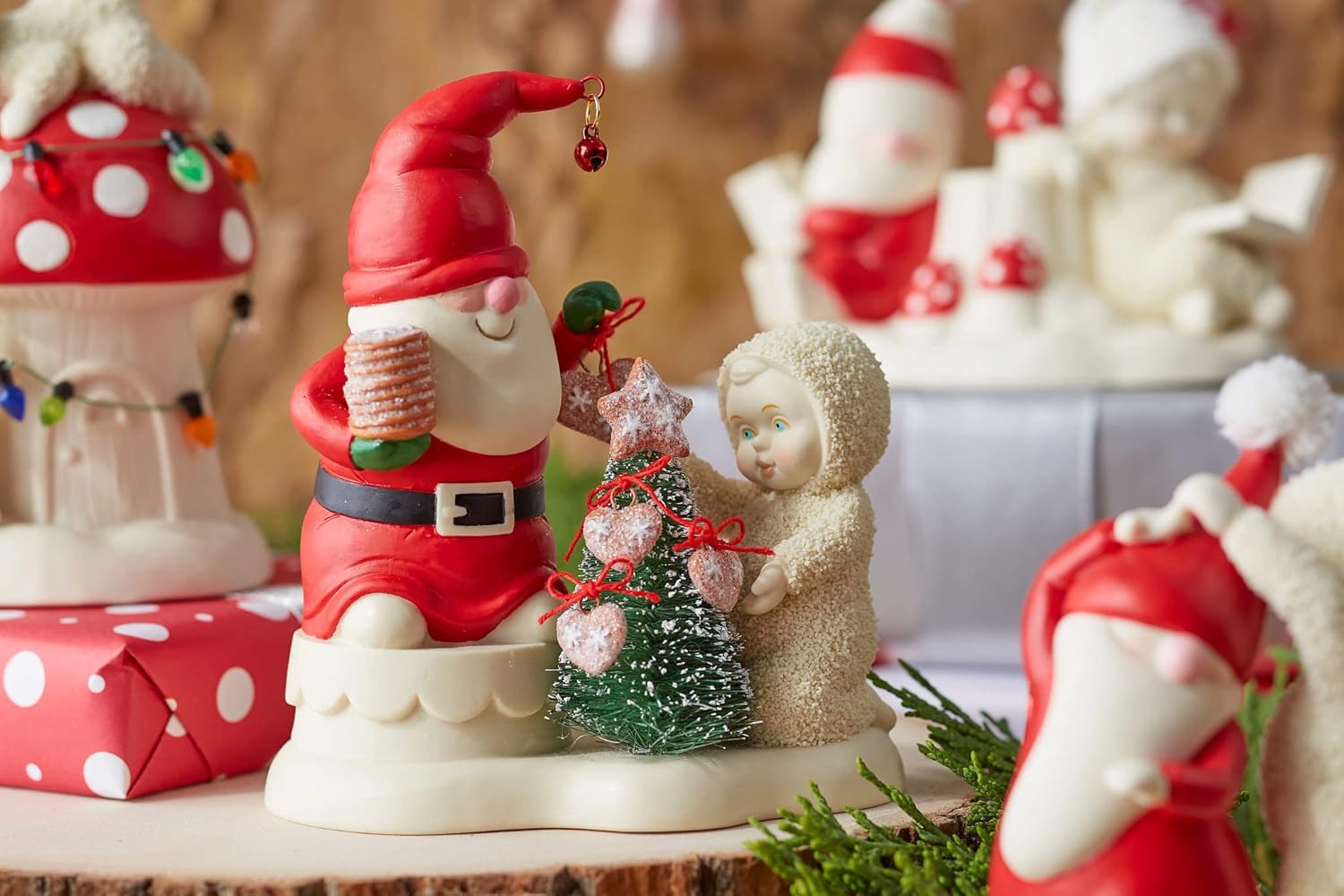 Department 56 Snowbabies Christmas Memories Fresh Trimmings Figurine, 5.2 Inch, Multicolor