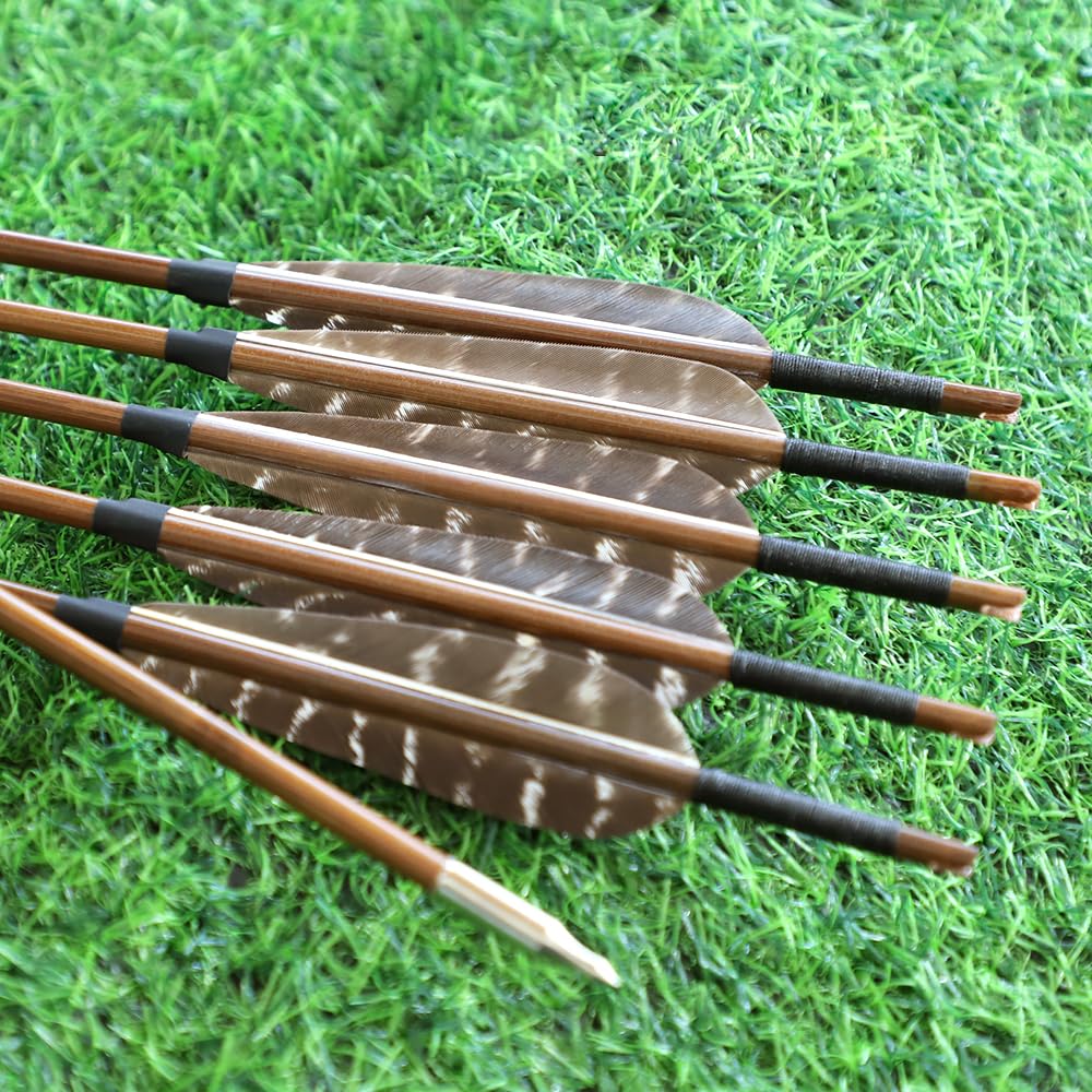 12 pz Frecce di bambù 33” Lunghezza Albero OD 7mm 8mm 5" Piuma di Tacchino Freccia de 2 Vane per Arco Ricurvo Tradizionale Arco Lungo Caccia Pratica di Tiro con L'Arco