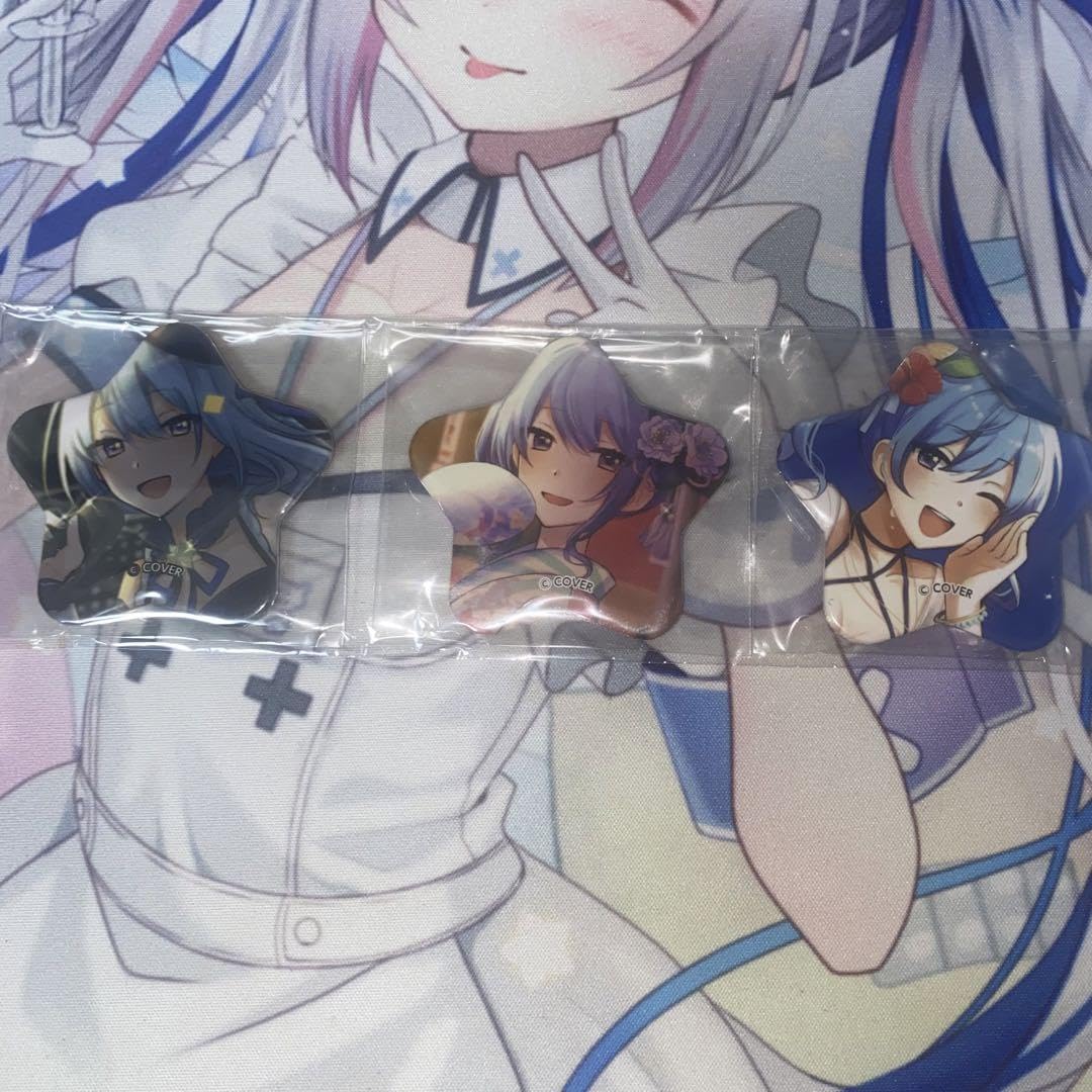 Amazon.co.jp: 星街すいせい 3周年記念 星型缶バッジ三種セット : おもちゃ