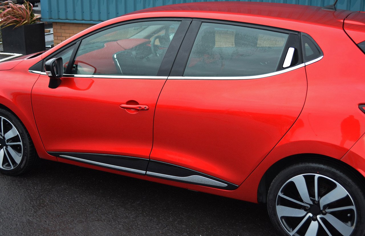 ALVM Porte latérale Trim de Rebord de fenêtre Lot de Couvertures pour Renault Clio IV (2012 +) en Acier Inoxydable Chrome, Installation Facile avec Ruban Adhésif de Qualité Automobile Pré-installé