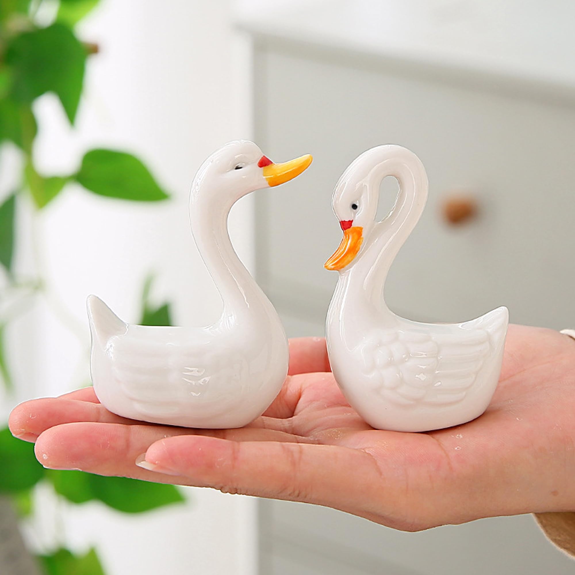 Amazon.com: Lifexquisiter 2PCS Ceramic White Swan Figurines Cake