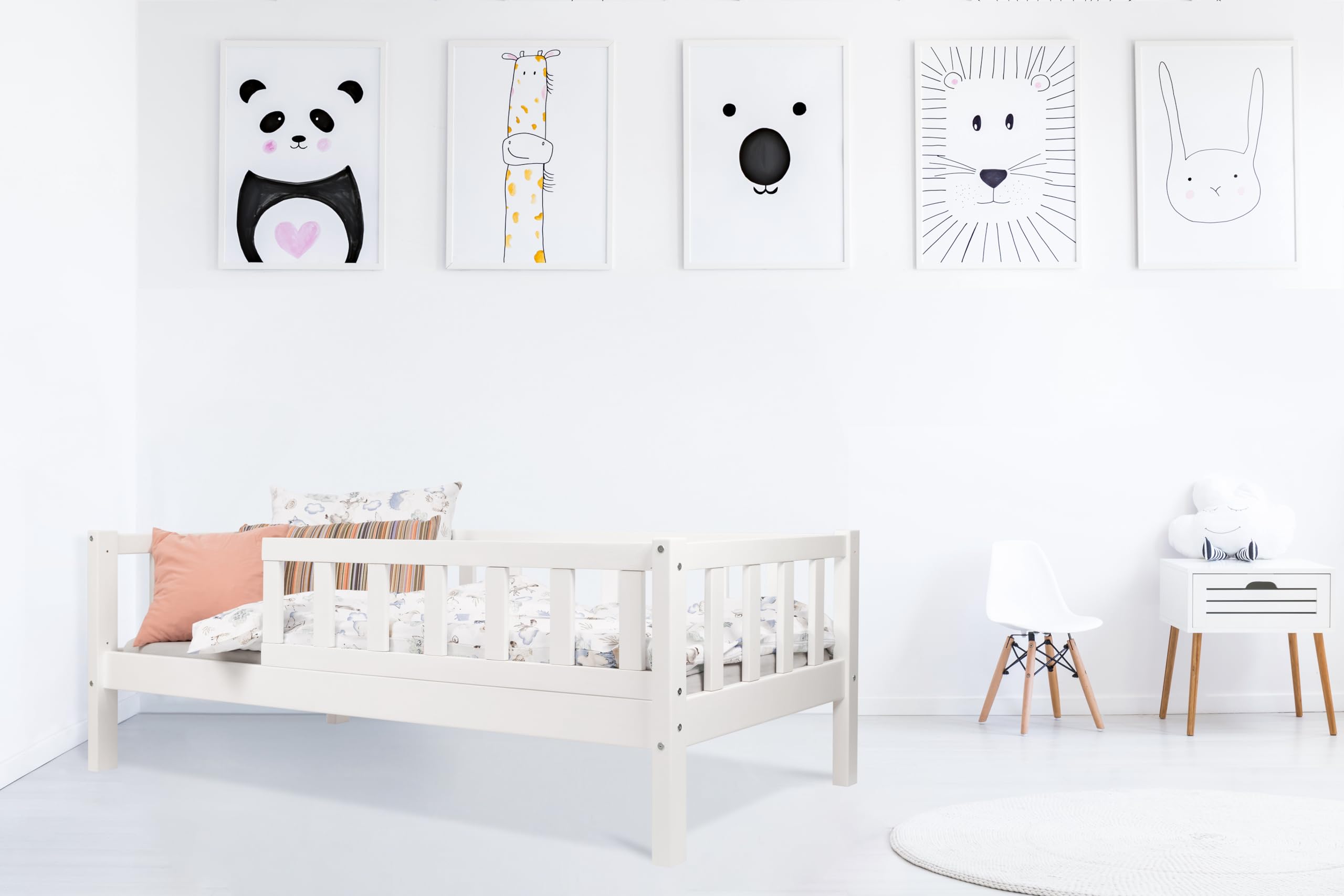 Alije Kinderbett Bett mit Rausfallschutz 90x140 Weiß Leo Lattenrost Bettgestell aus Kiefer Holz für Haus Kinder Jungen & Mädchen - Holzbett Baby Kinderzimmer Junge Deko