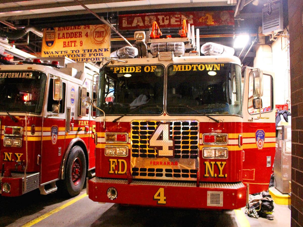 CALVENDO Puzzle F.D.N.Y. Service d'incendie de New York 1000 Pieces 64 x 48 cm from Wilfried Oelschläger