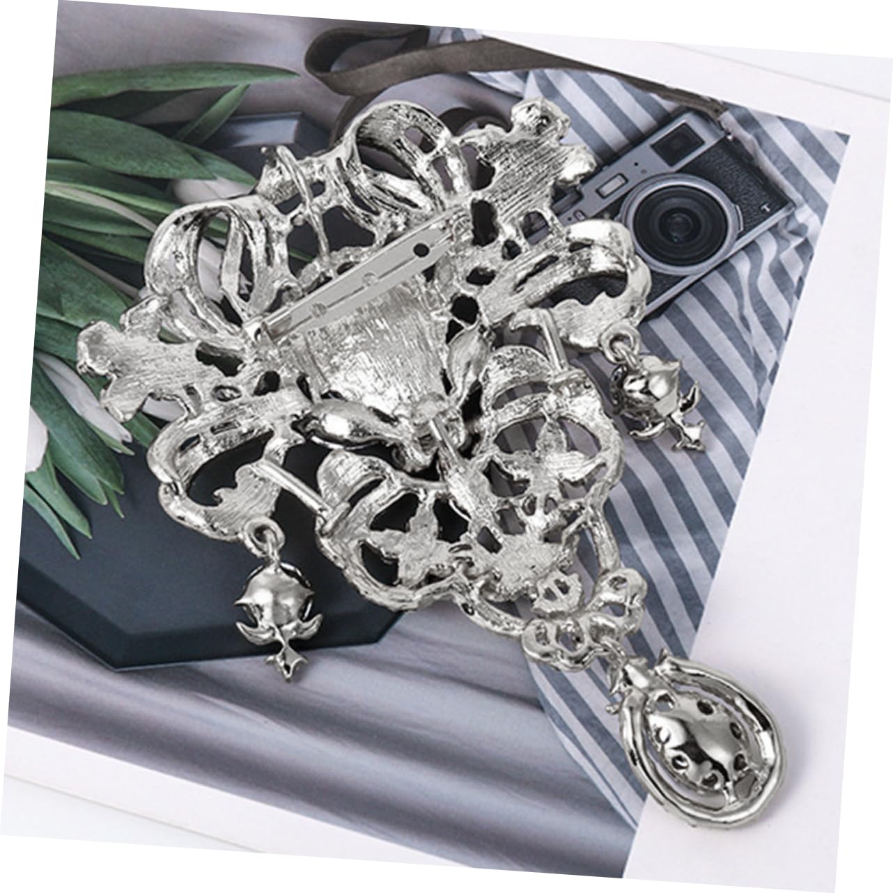BESTYASH broche de diamantes de imitación broche de flor de pedrería brillante ramo de novia joya decoración de alfiler para mujer alfileres de ramo aleación Silver