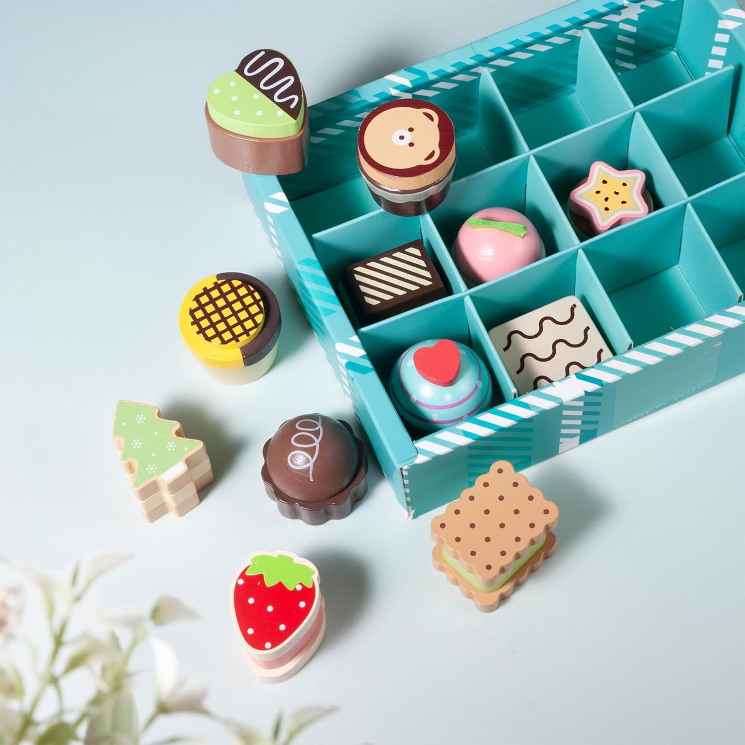 13pcs Wooden Dessert Set Toddler Pretend Play Toy Food, Sweets Playset with Muffin, Cupcake, Chocolate Cake & Roll, Kids Food Toys Play Kitchen Accessories Boys and Girls Birthday Gift