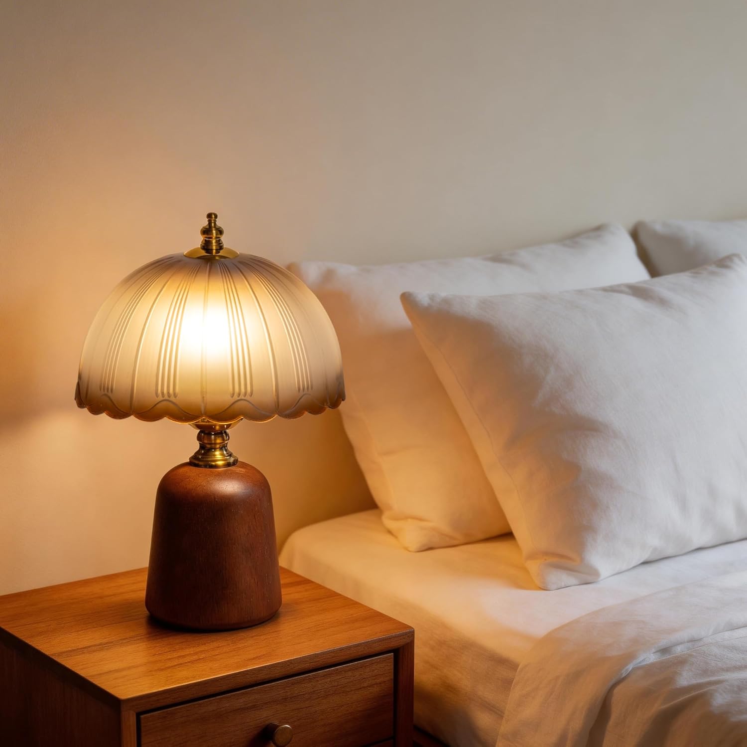 Mushroom Solid Wood Table Lamp, Vintage Scalloped Glass Shade, Mid-Century Modern Decor, 3Color Dimmable Bedside Lamp for Bedroom, Living Room & Library, Aesthetic Home Gift, LED Bulb Included