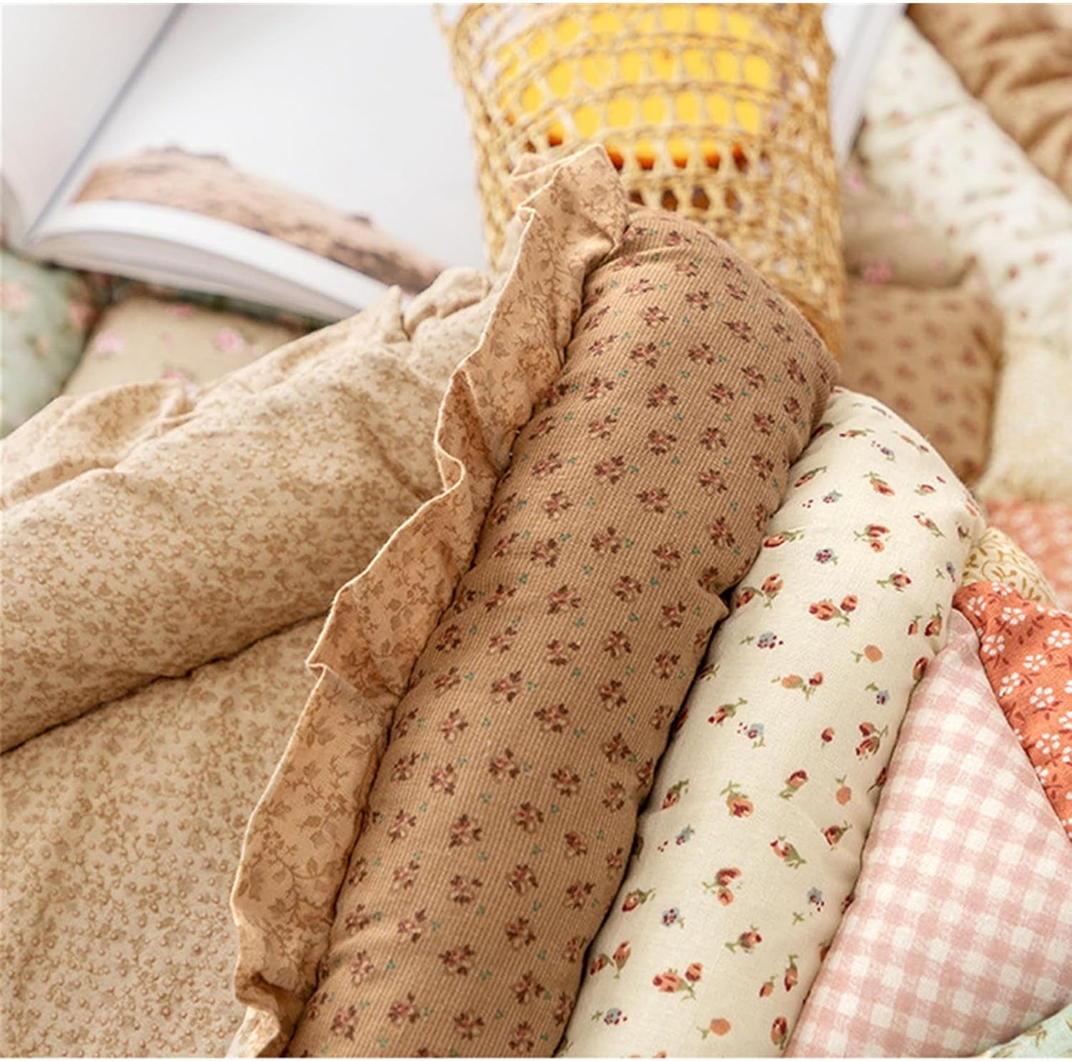 Garden Chic Cotton Protective Couch Cover Case,New Magic Sofa Cover,A Chic Couch Cover for Pet Owners,Comfortable,Scratch-Resistant,Dirt Tolerance Machine Washable Slipcovers (Brown, 150 * 200cm)