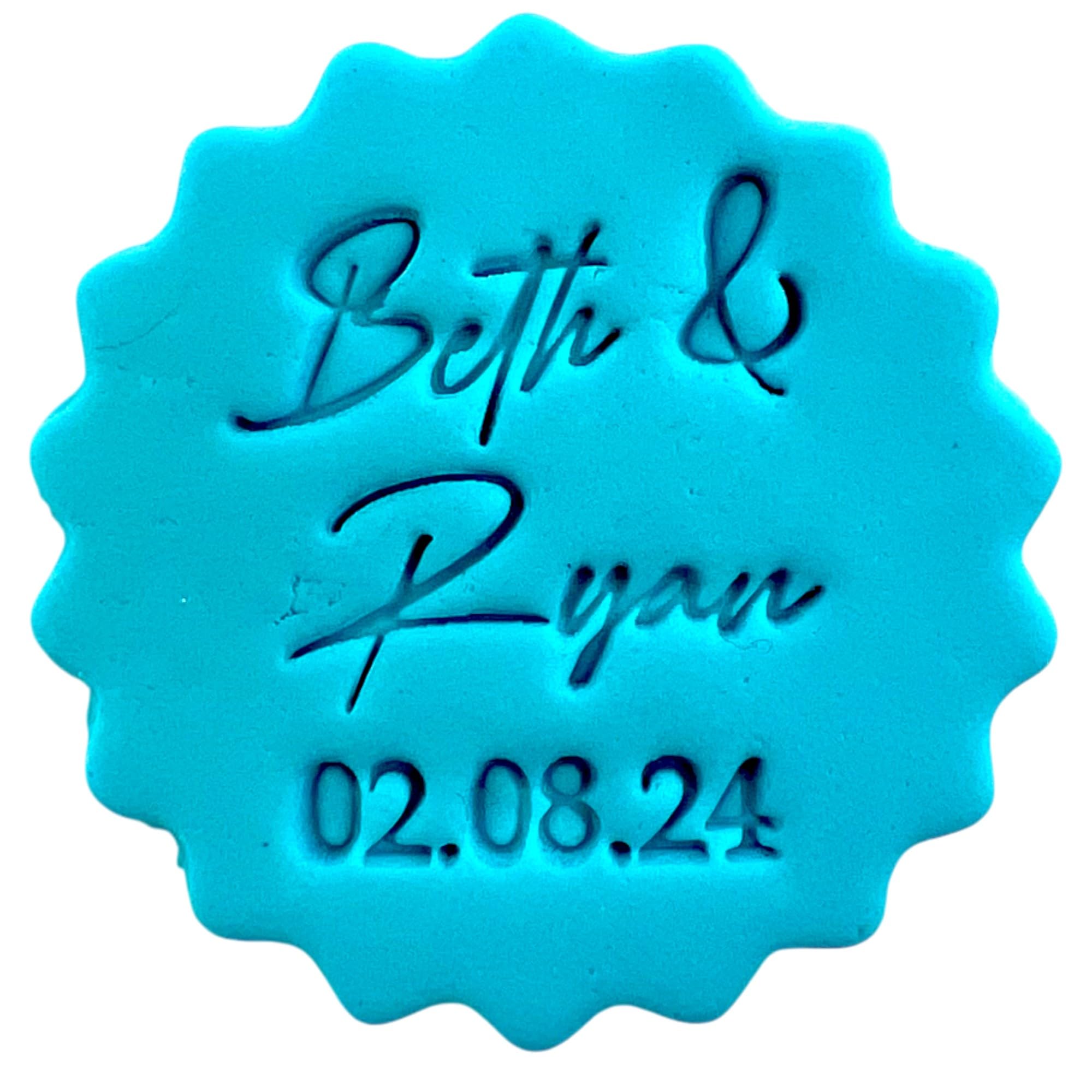 Personalised Cookie Stamp with Free Scallop Cutter, Wedding Couple Names 2, 5cm Acrylic Biscuit Embosser, Food-Safe Plastic Baking Tool, Fits M&S All Butter Biscuits (Design 8)