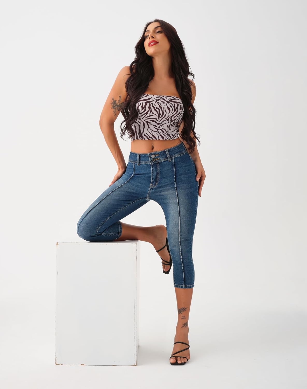 roswear Women’s Capri Pants Trendy Mid Rise Skinny Stretchy Front Seam Denim Jeans - Image 4