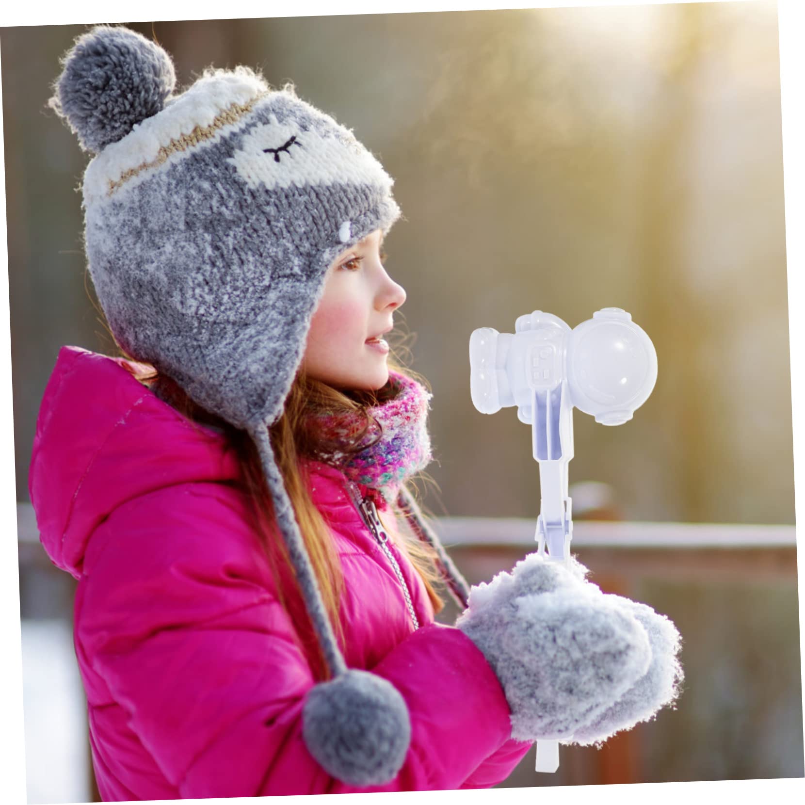 BRIGHTFUFU Adorable Snowman Maker 3pcs Plastic Clip Toys Boys and Girls Toys Snow Outdoor Tool Kit Random