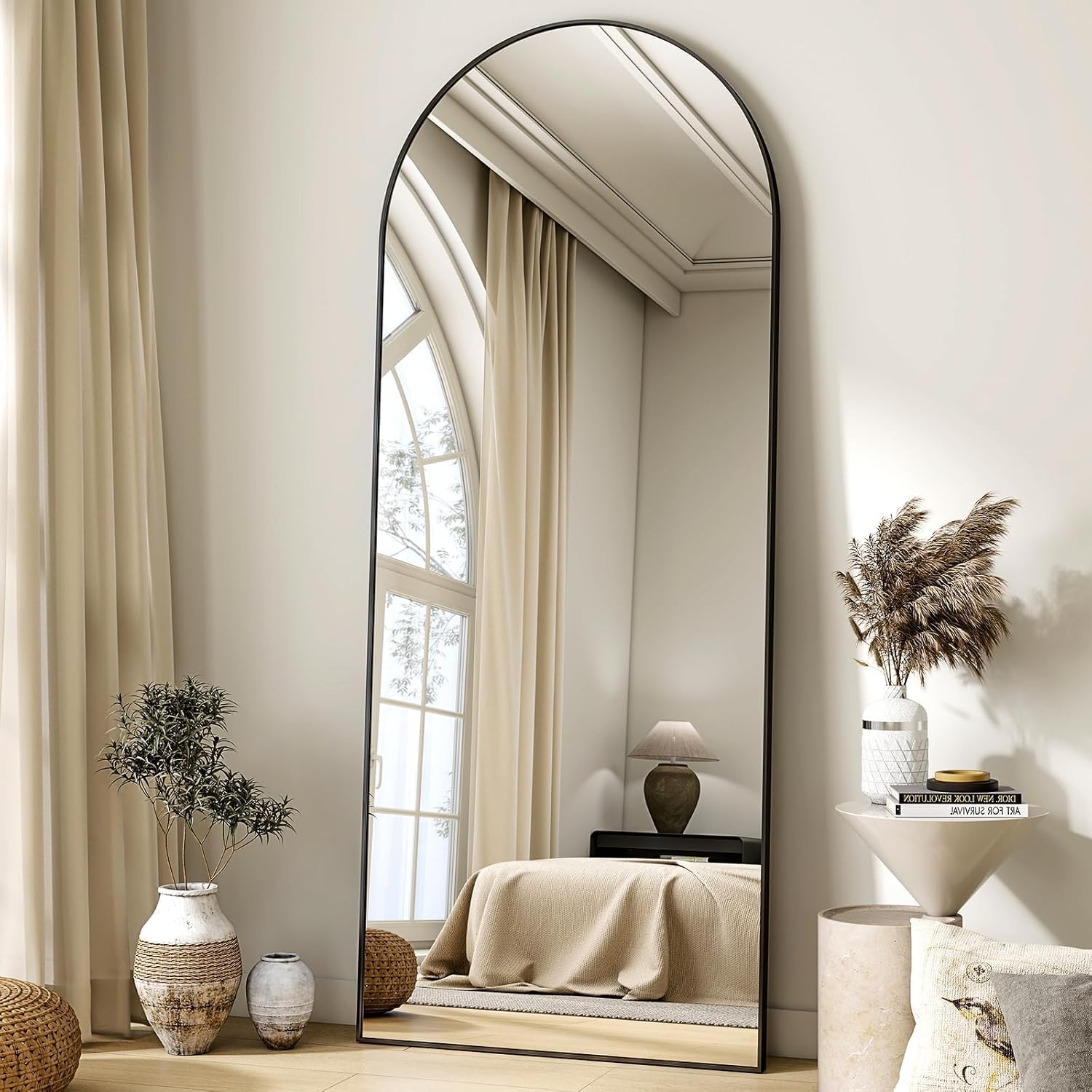 Koonmi Gewölbter Ganzkörperspiegel, rechtwinkliges Design, mittlere Größe 165 × 60 cm, Ganzkörperspiegel mit Ständer, aus gehärtetem Glas, geeignet für Schlafzimmer, Eingangsbereich, Wohnzimmer