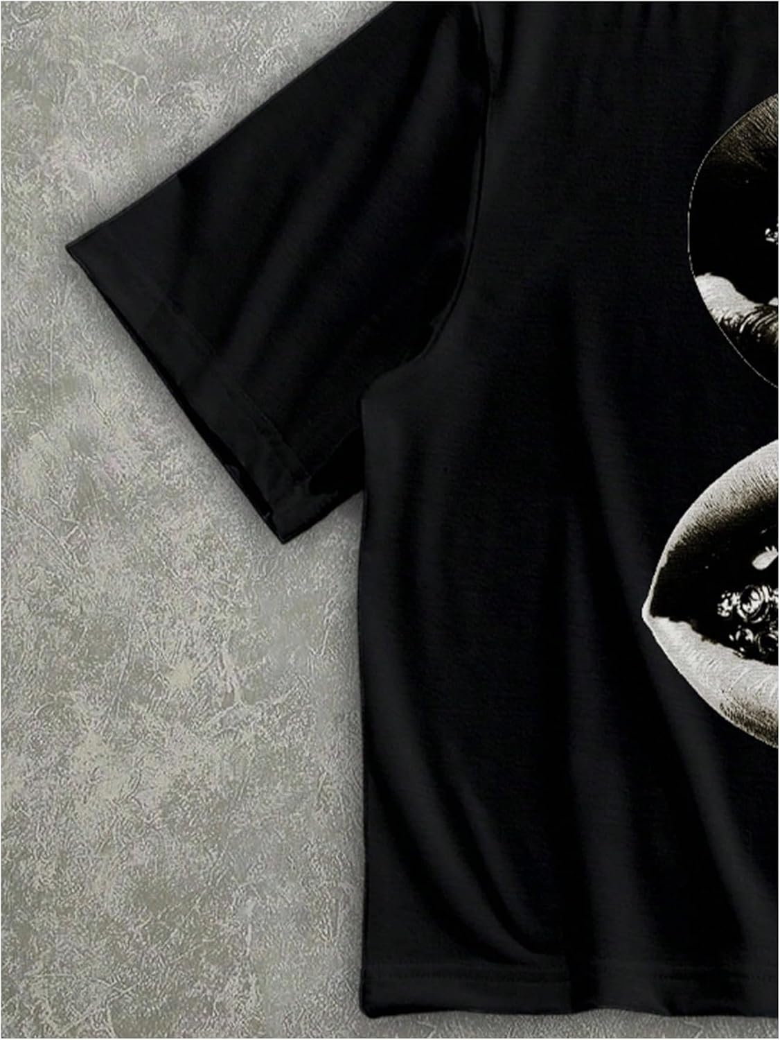 WDIRARA Men's Lip Graphic Tees Crew Neck Short Sleeve T Shirts Gothic Streetwear Tops - Image 3