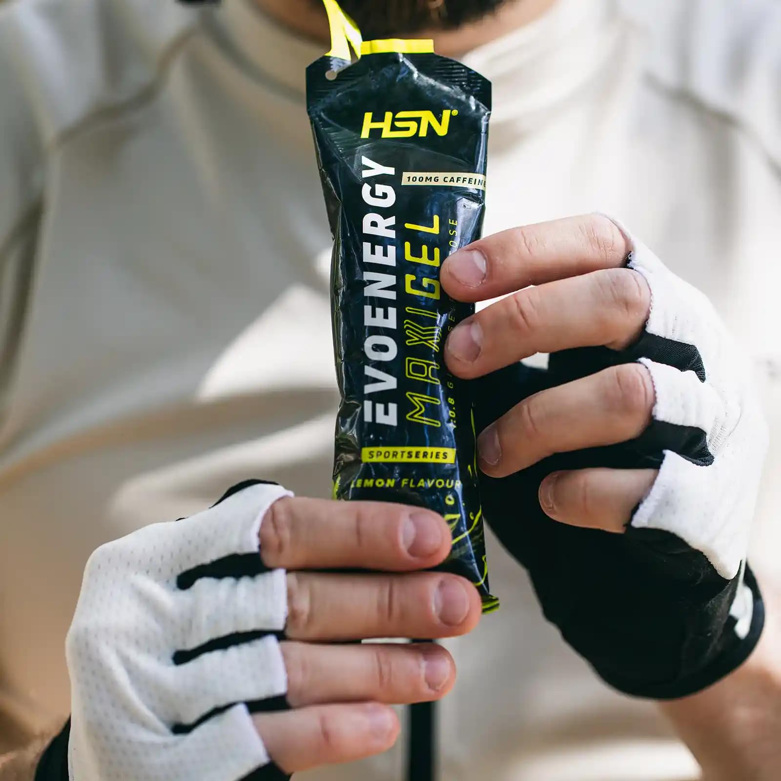 HSN Evonergy Maxigel Con Cafeína | Limón - Caja 12 Unidades de 70ml | 60g Carbohidratos por Gel Relación 1:0,8 (Glucosa:Fructosa) | Textura fluida | No-GMO, Vegano, Sin Gluten ni Lactosa