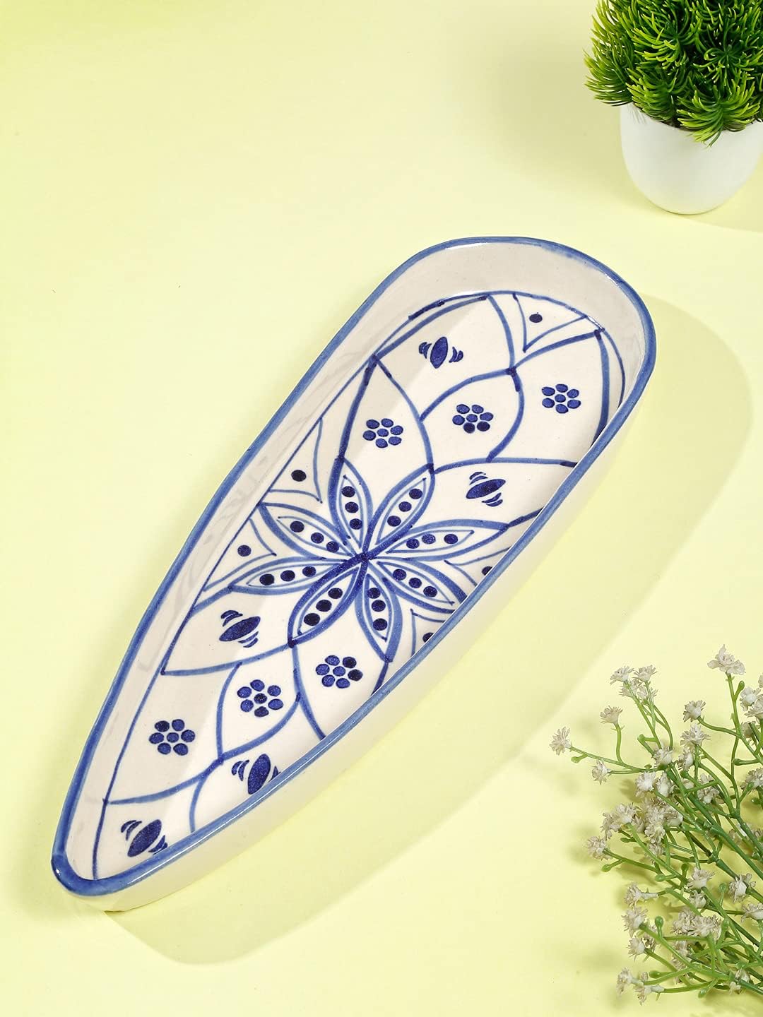 'Moroccan Bloom' Apetizer Chip-N-Dip Snacks Serving Ceramic Platter for Dining Table (Set of 1, White & Blue)