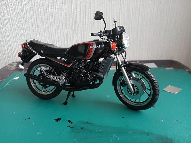Amazon | ハセガワ 1/12 ヤマハ RZ350 (4U0) (1982) ブラックカラー