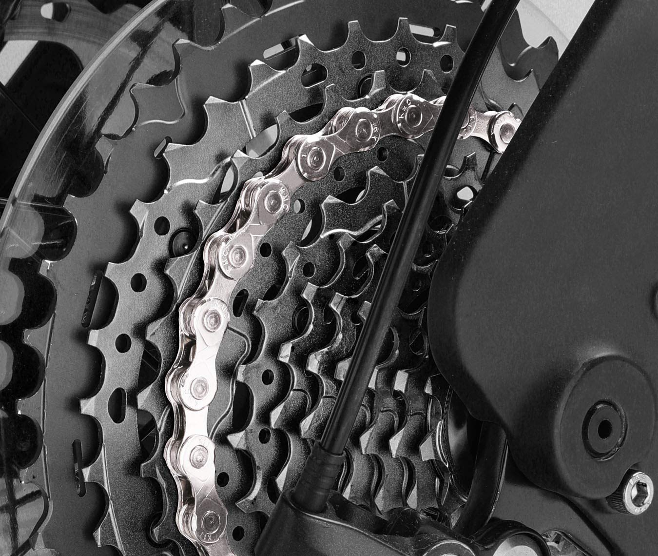 KMC e11 EPT - Cadena para bicicleta eléctrica, unisex, plata oscura, 136 eslabones