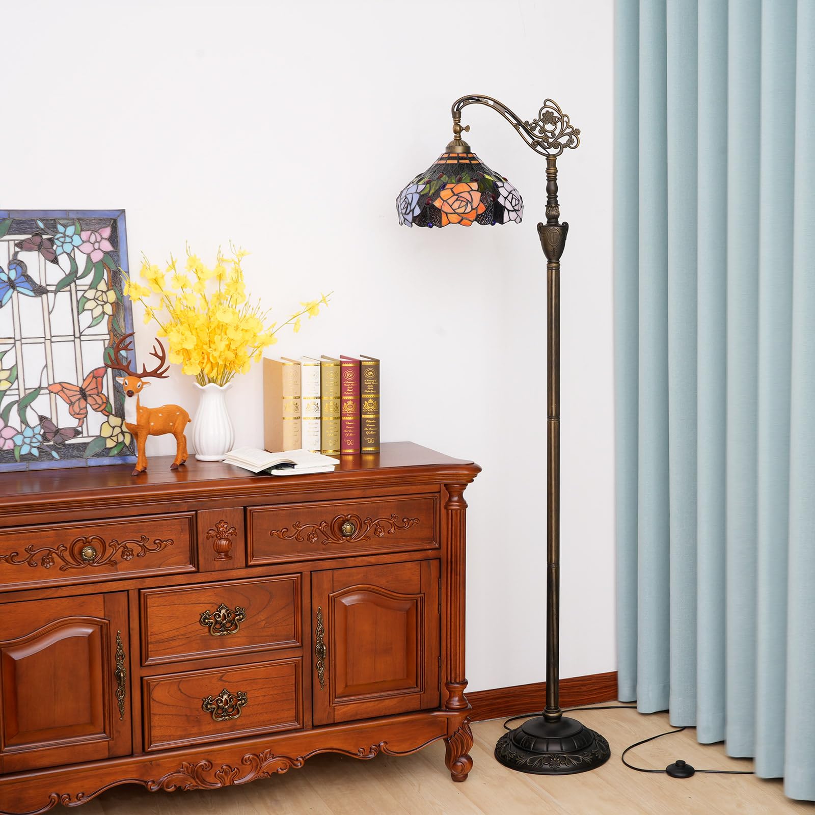 Lampa podłogowa Tiffany Vintage Stojąca lampa w stylu różanych kwiatów Witrażowa lampa podłogowa Rustykalna lampa podłogowa z regulowanym kątem nachylenia do dekoracji wnętrz Salon Sypialnia
