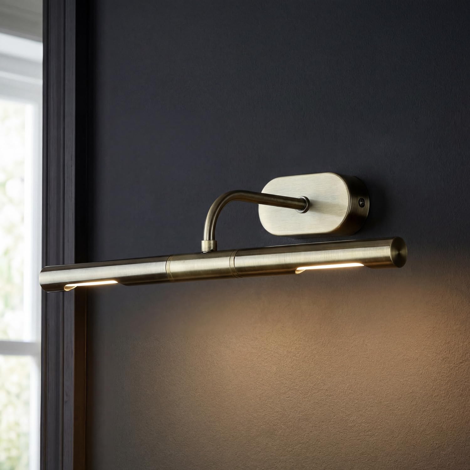 Licht-Erlebnisse Bilderleuchte verstellbar in Messing Antik 29,5 cm lang 2-flammig G9 Metall Jugendstil Bilderlampe Wohnzimmer Spiegelleuchte Bad