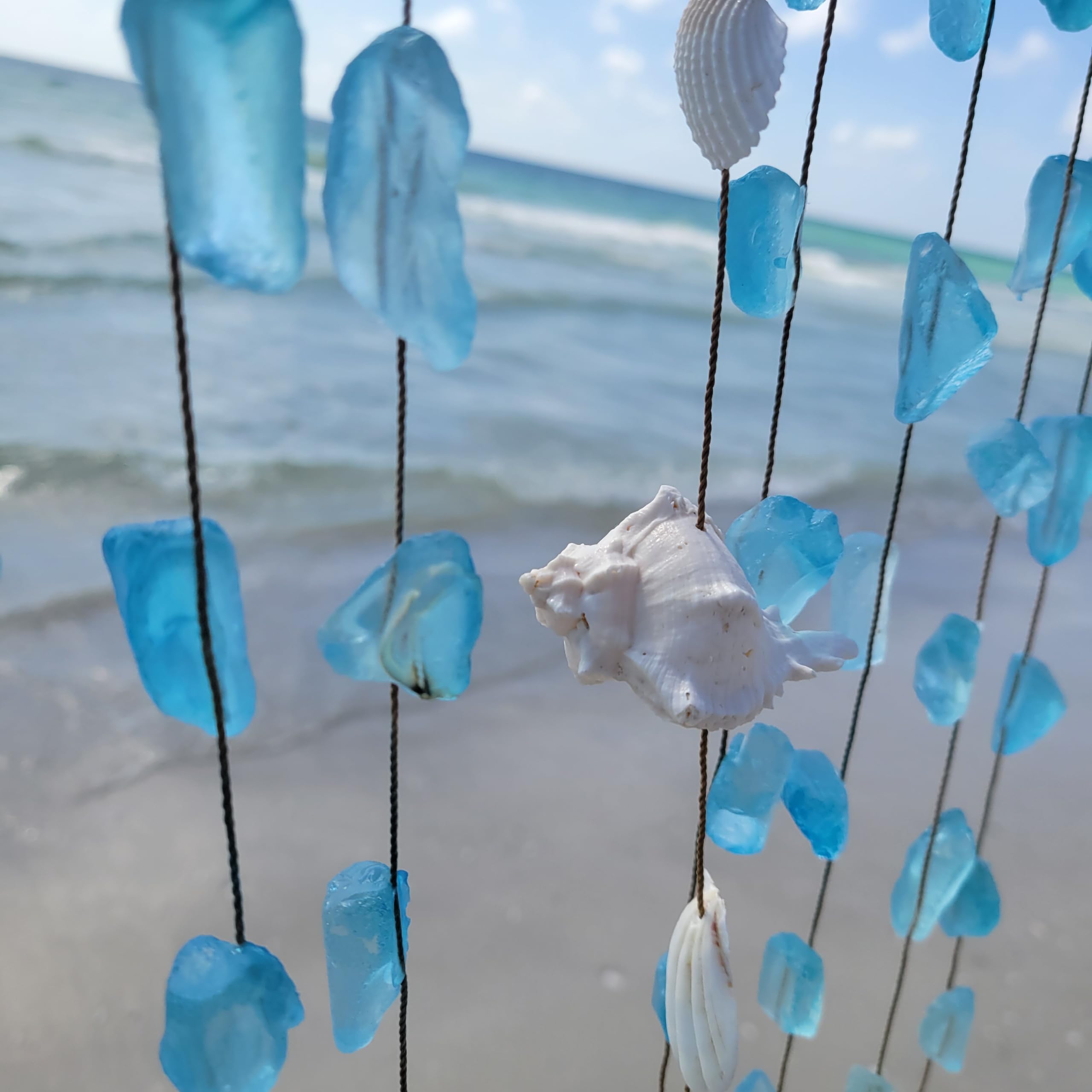 Blue Handworks Gradient Ocean Shades Glasspiel, Sandgestrahltes Glas Und Gefundenes Holz, Handgefertigtes Windspiel