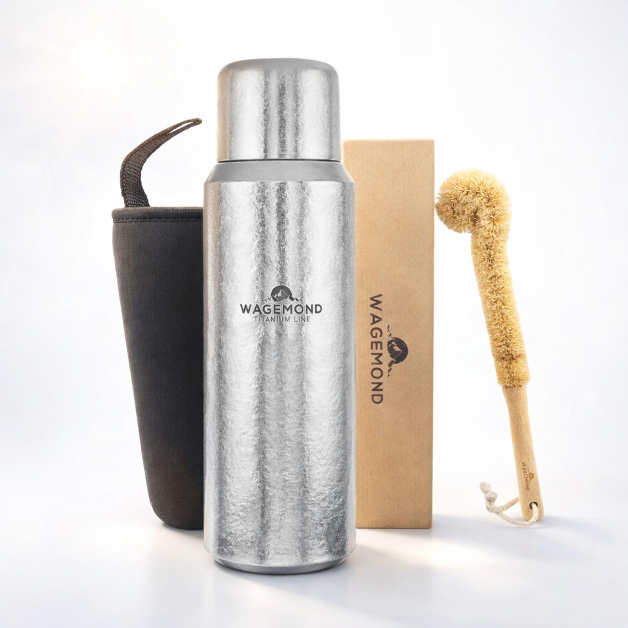 Thermos in titanio da 500 ml, ultra leggero e a doppia parete, isolato, 100% titanio, senza BPA, con tazza magnetica, colino da tè, custodia protettiva e spazzola per la pulizia, all'aperto