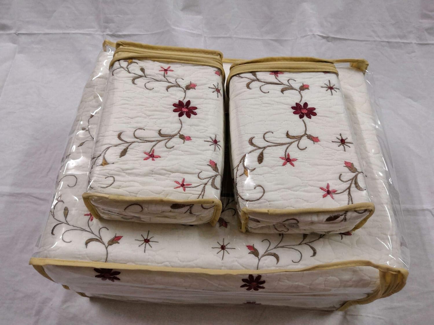 100% Cotton Quilted Bedspread, Luxury Amelia Embroidered Bedspread White Embroidered Flower Quilted Blanket Gift Idea for Girl Women (1 Queen Quilt)