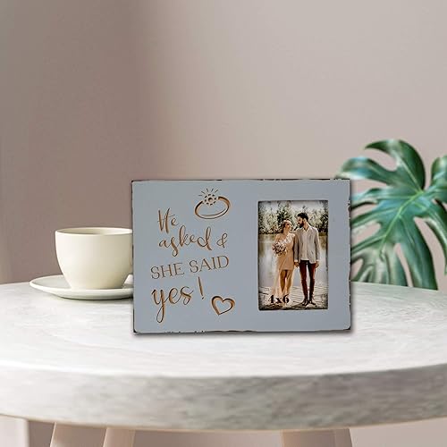 Miniatura 6 de Buecasa Regalos de compromiso de boda para mujeres, para novias  Marco de fotos grabado para amantes de 4 x 6 pulgadas  He Asked and She Said Yes
