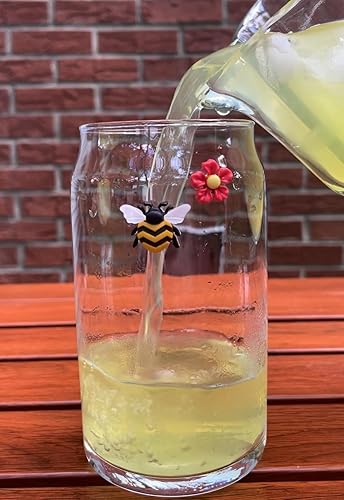 Miniatura 4 de Simply Charmed Dijes magnéticos para copa de vino con abeja, fresa y flores, juego de 6 divertidos marcadores de bebidas o identificadores de