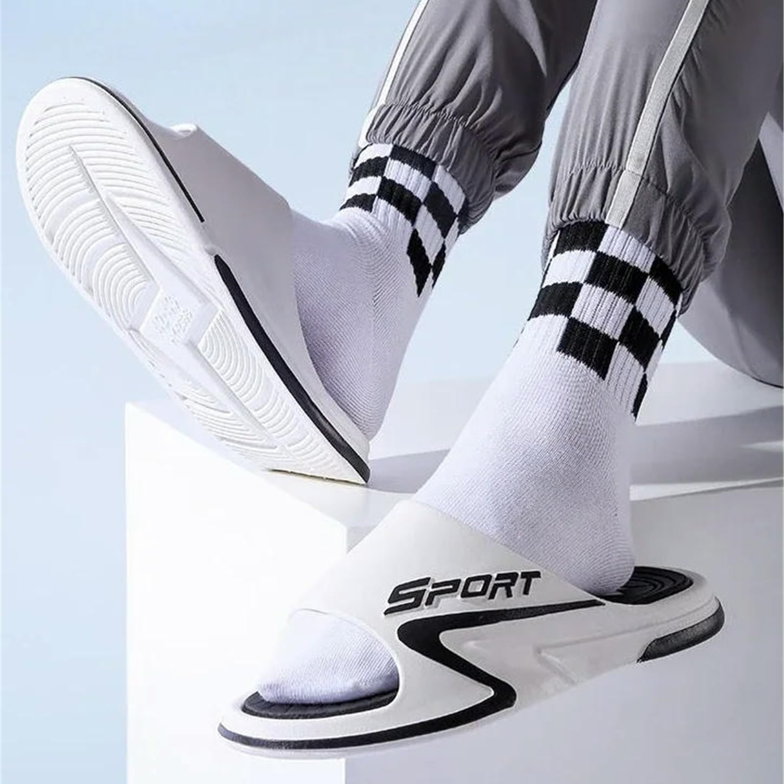 Claquette Hommes Slippées De Maison Intérieure Résistantes Au Glissade pour Sandales Plates Promenadent Les Chaussures À La Maison-Blanc Et Noir-43-44