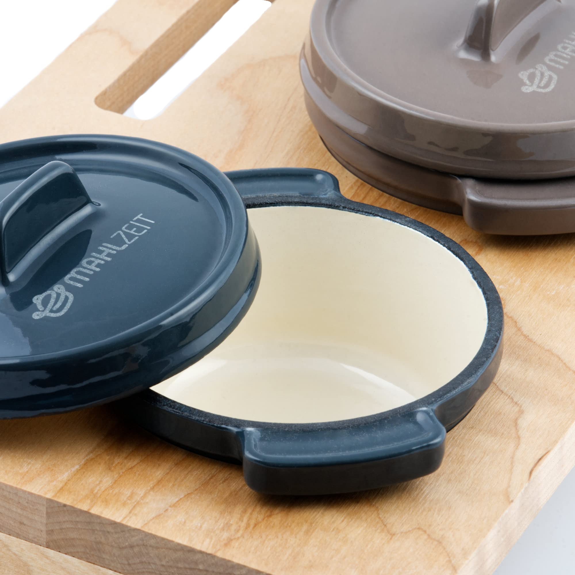 Mahlzeit Juego de Mini Cocottes con Soporte de Madera | 3 x 250 ml | Juego de 3 Ollas Esmaltadas de Hierro Fundido | Olla Pequeña para Cocinar